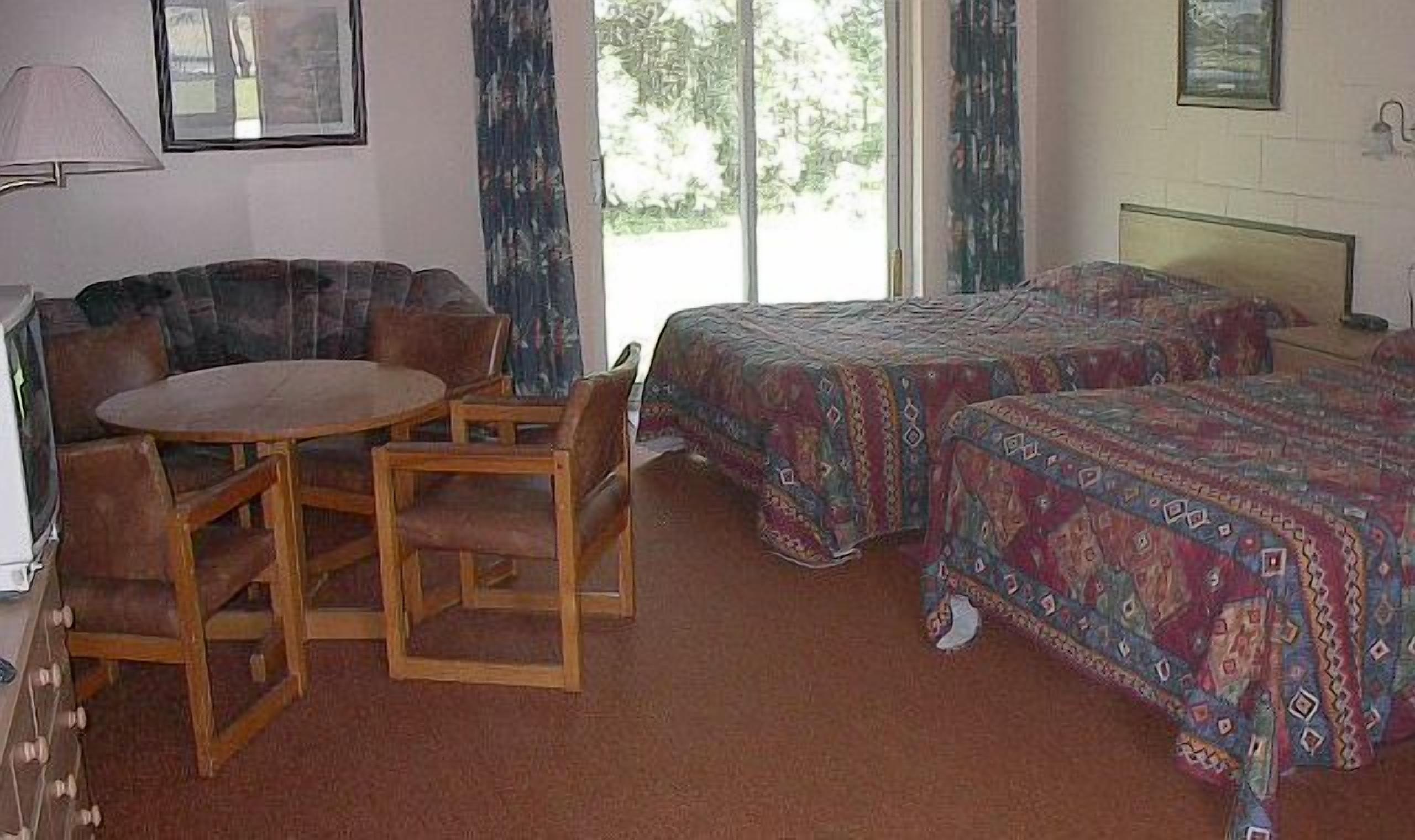 Standard Double Room, 2 Double Beds, Garden View