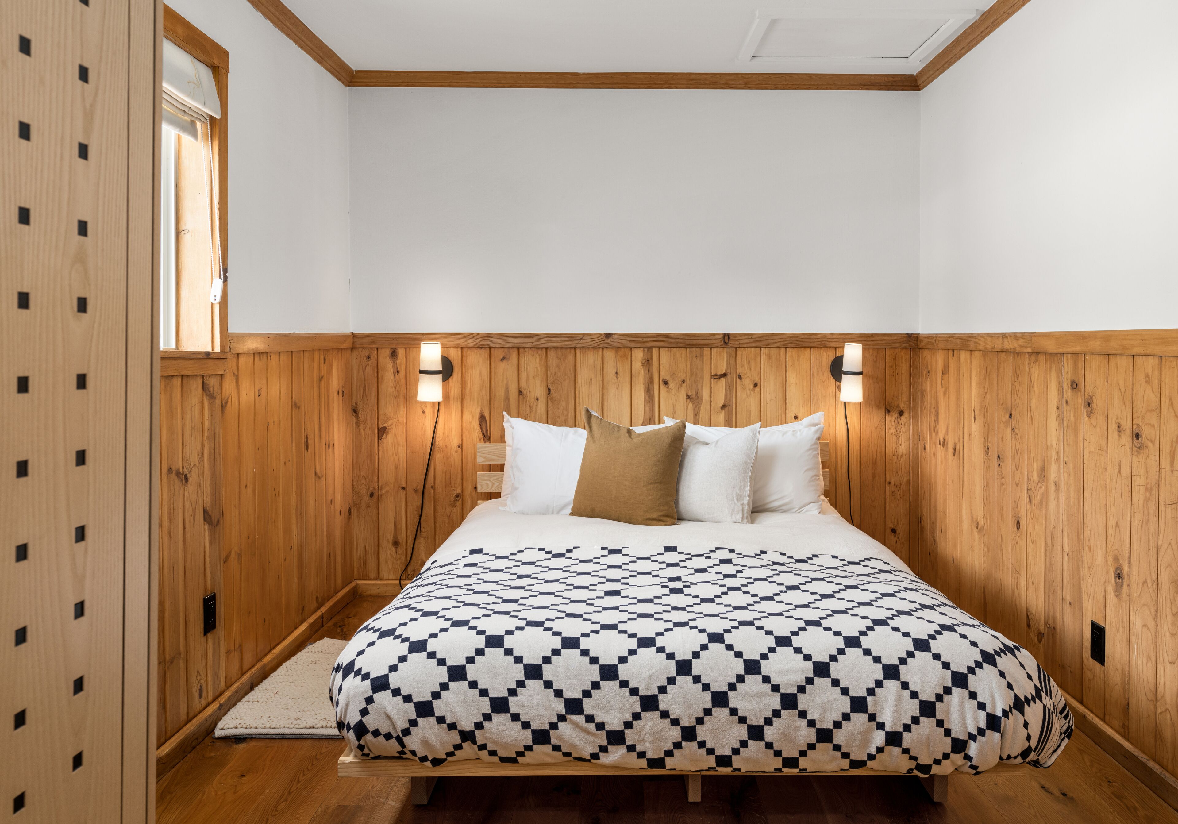 Cabin, Multiple Beds, Accessible, Bathtub