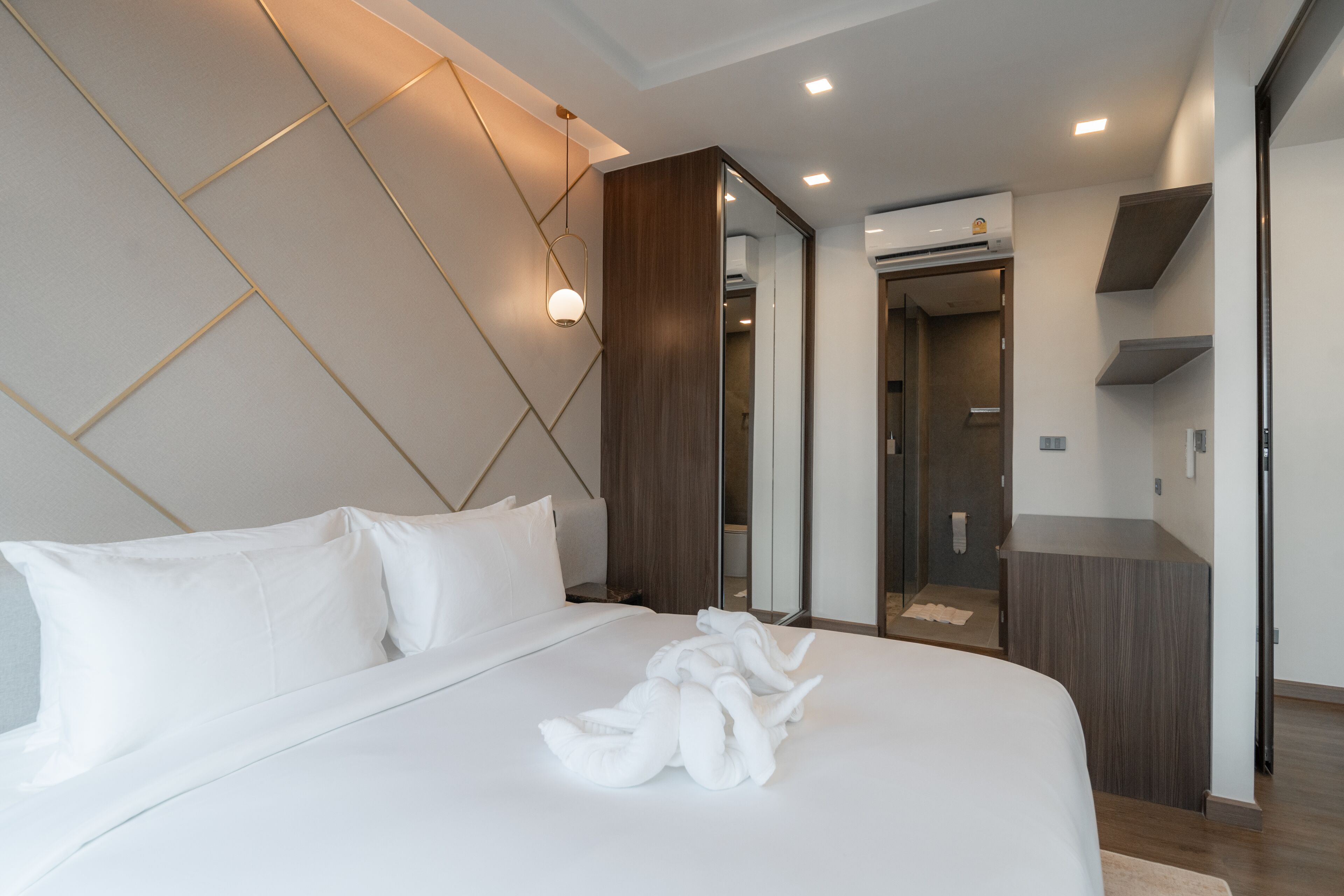 Deluxe Room, 1 King Bed