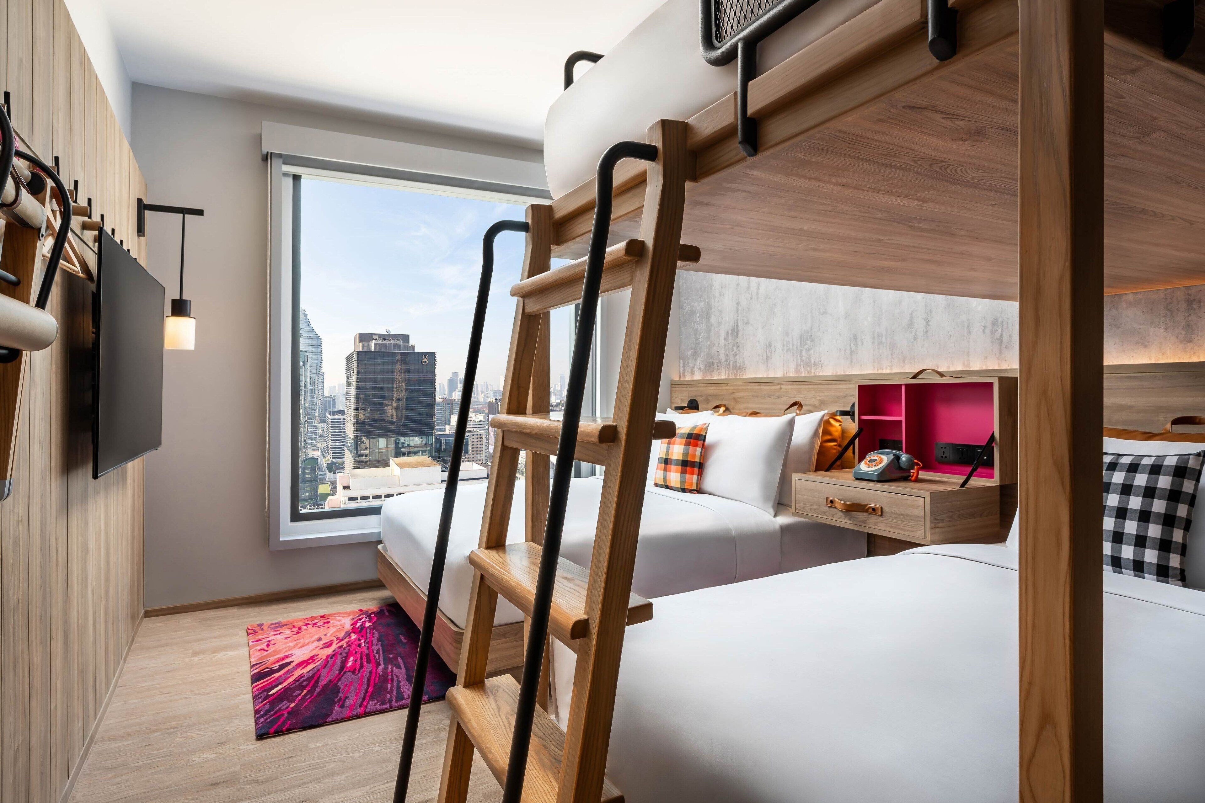 Loft, 1 Queen Bed, City View