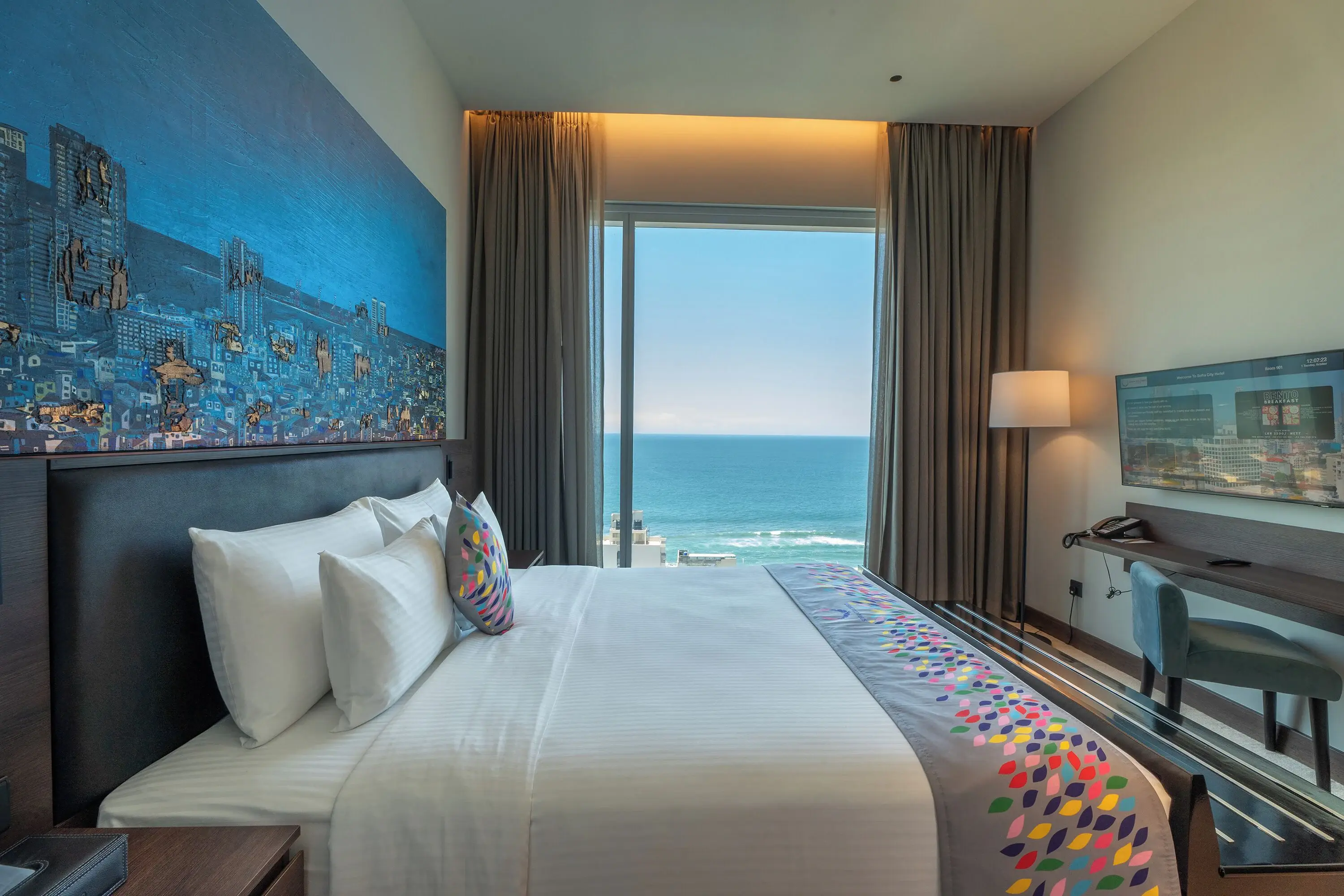 Deluxe King Room with Sea View Deluxe King Room with Sea View