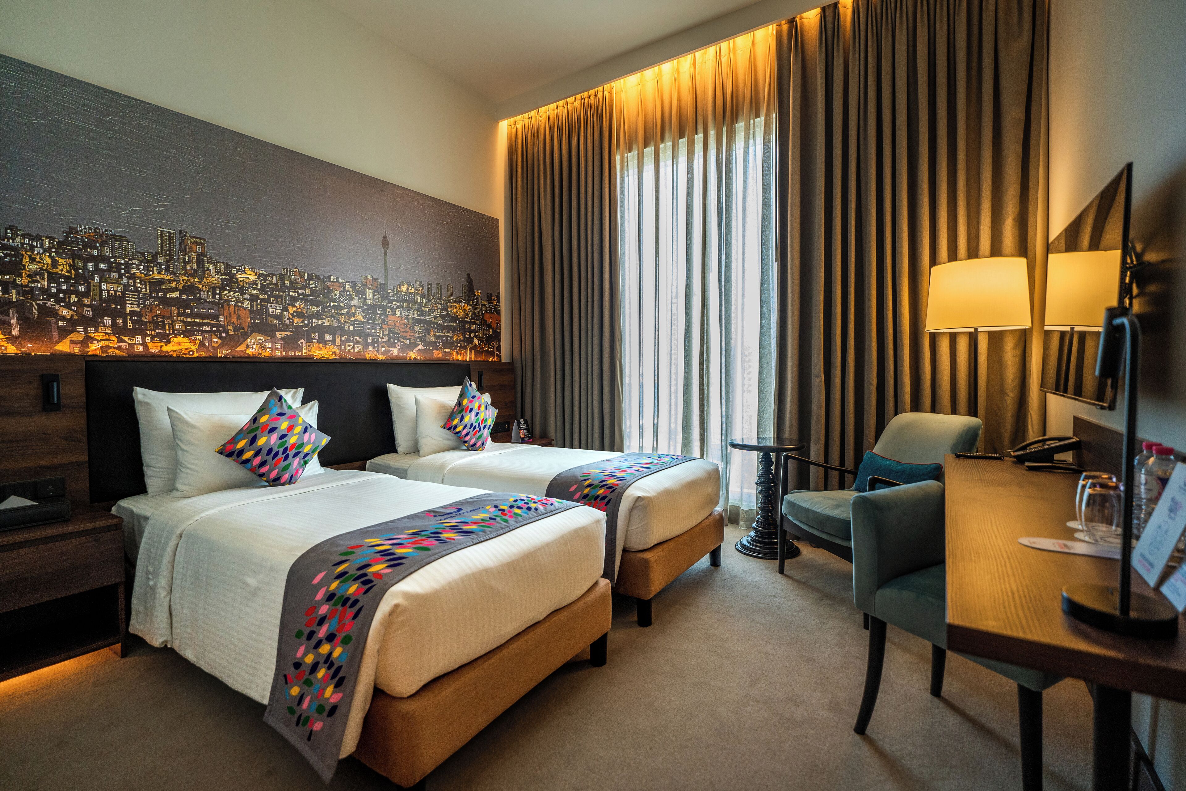 Deluxe Twin Room with City View