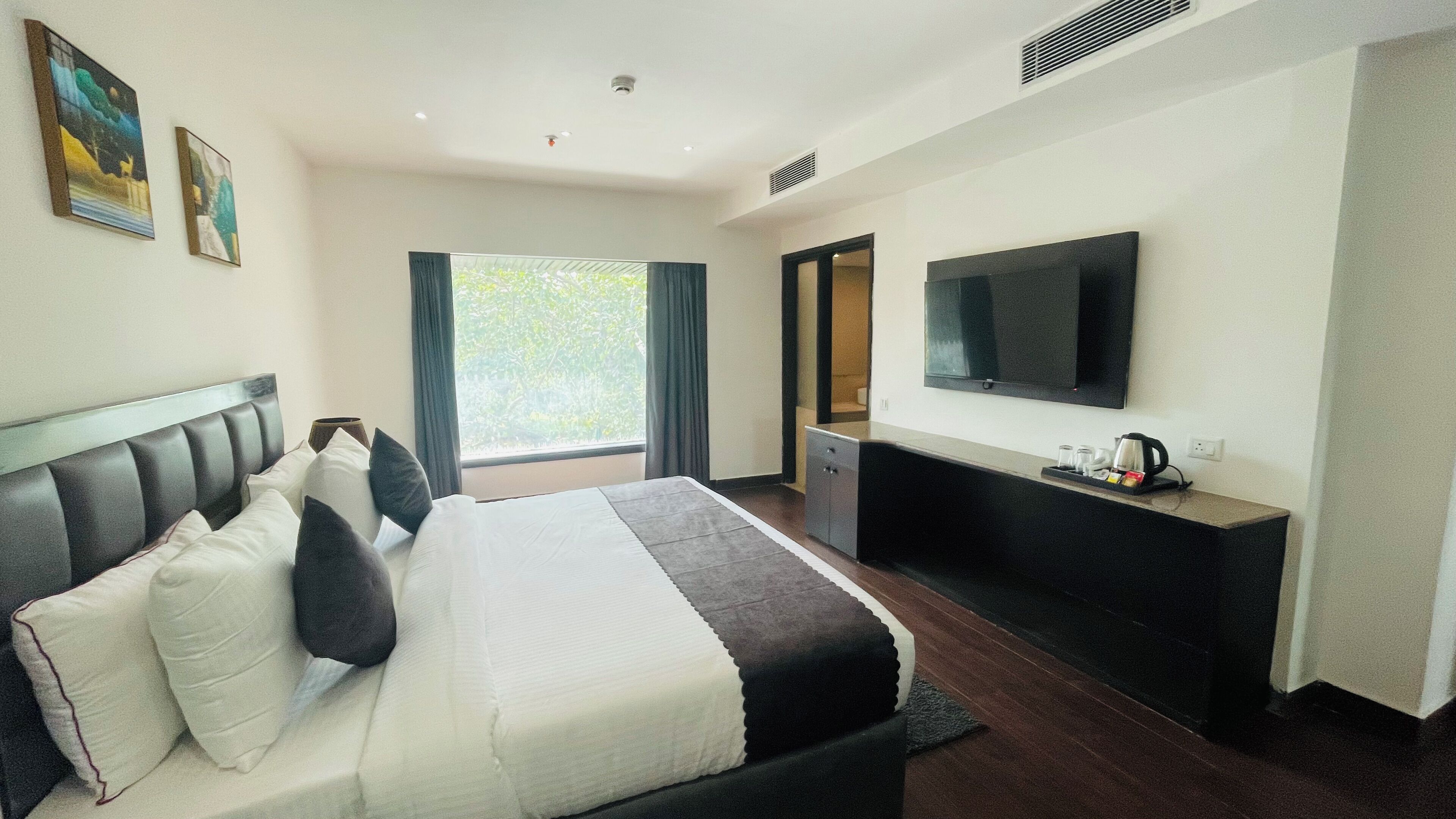 Superior Room with City View