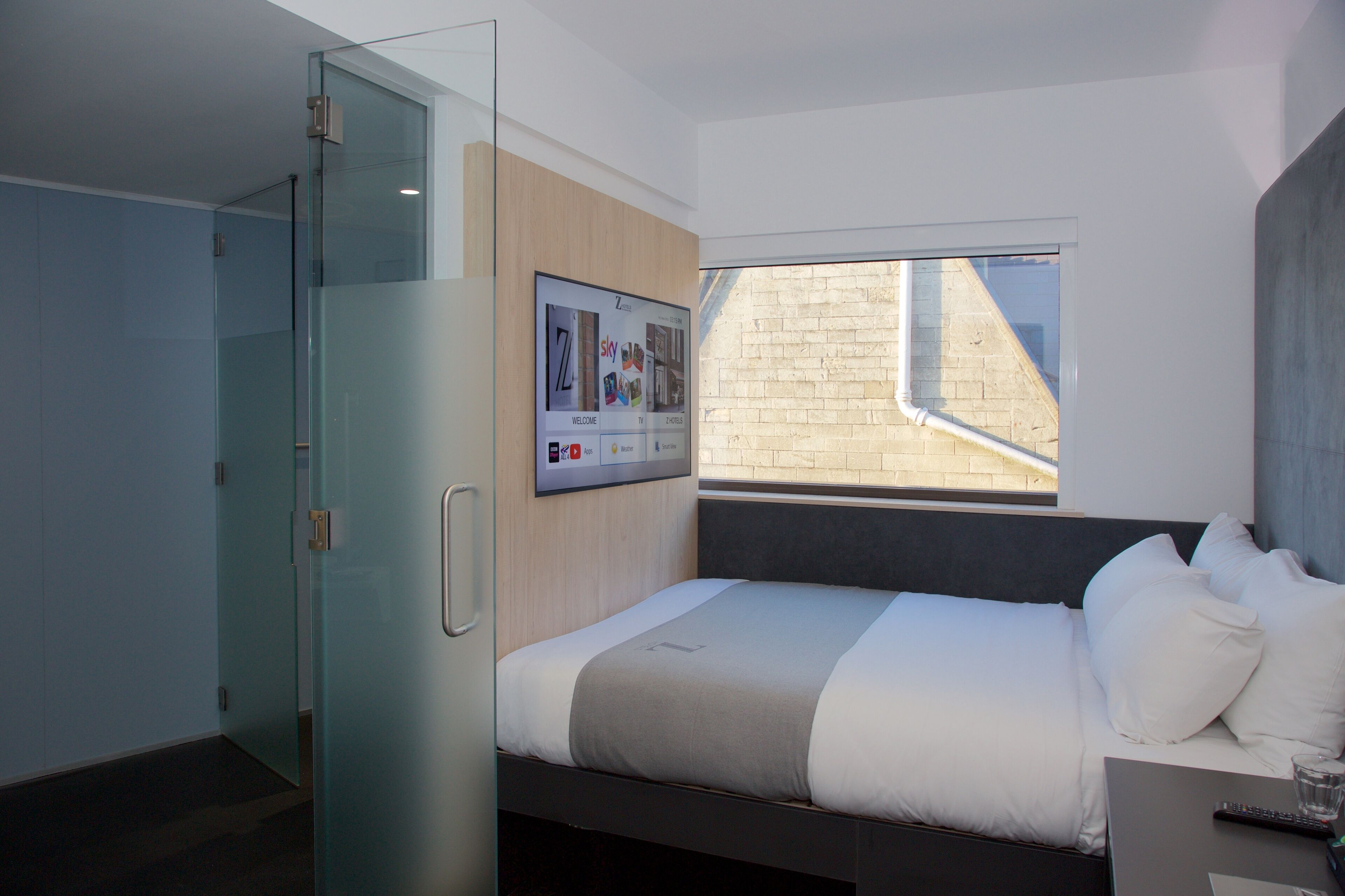 Queen Room Accessible