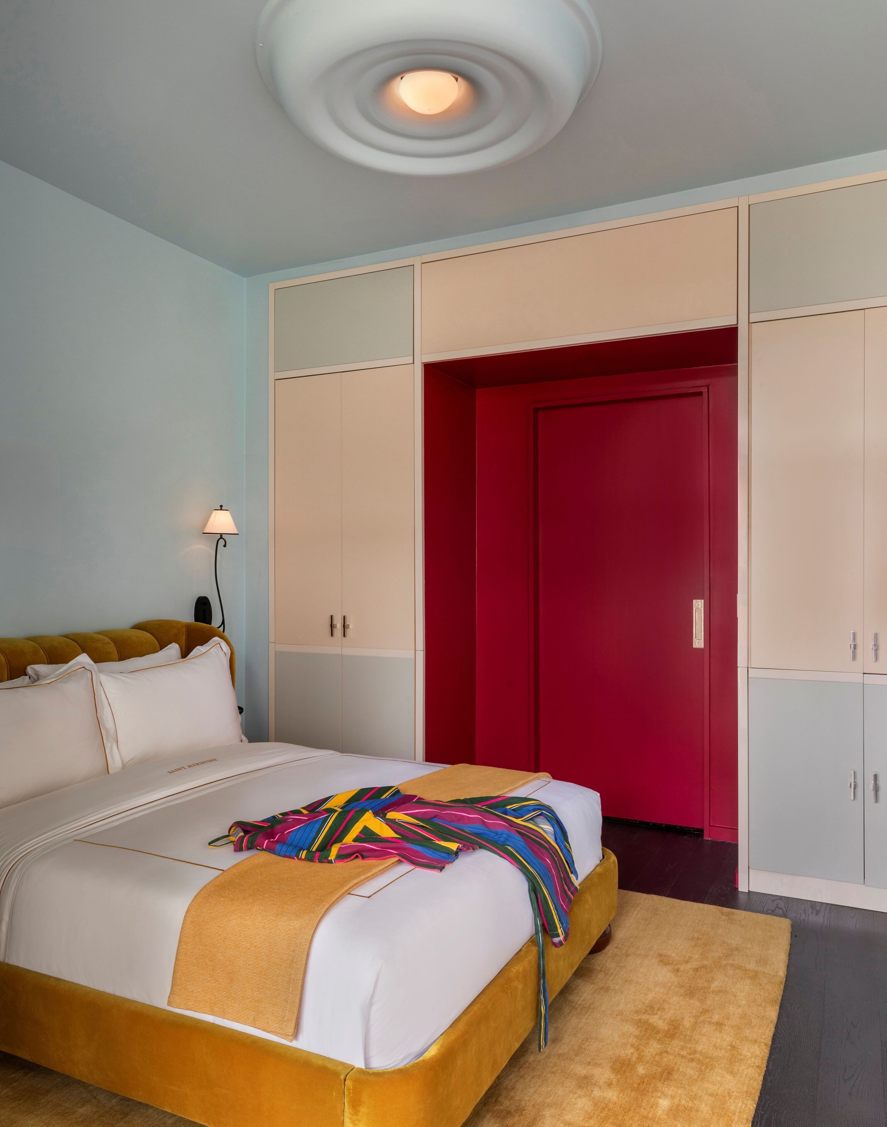 Room, 1 Queen Bed (Petite)