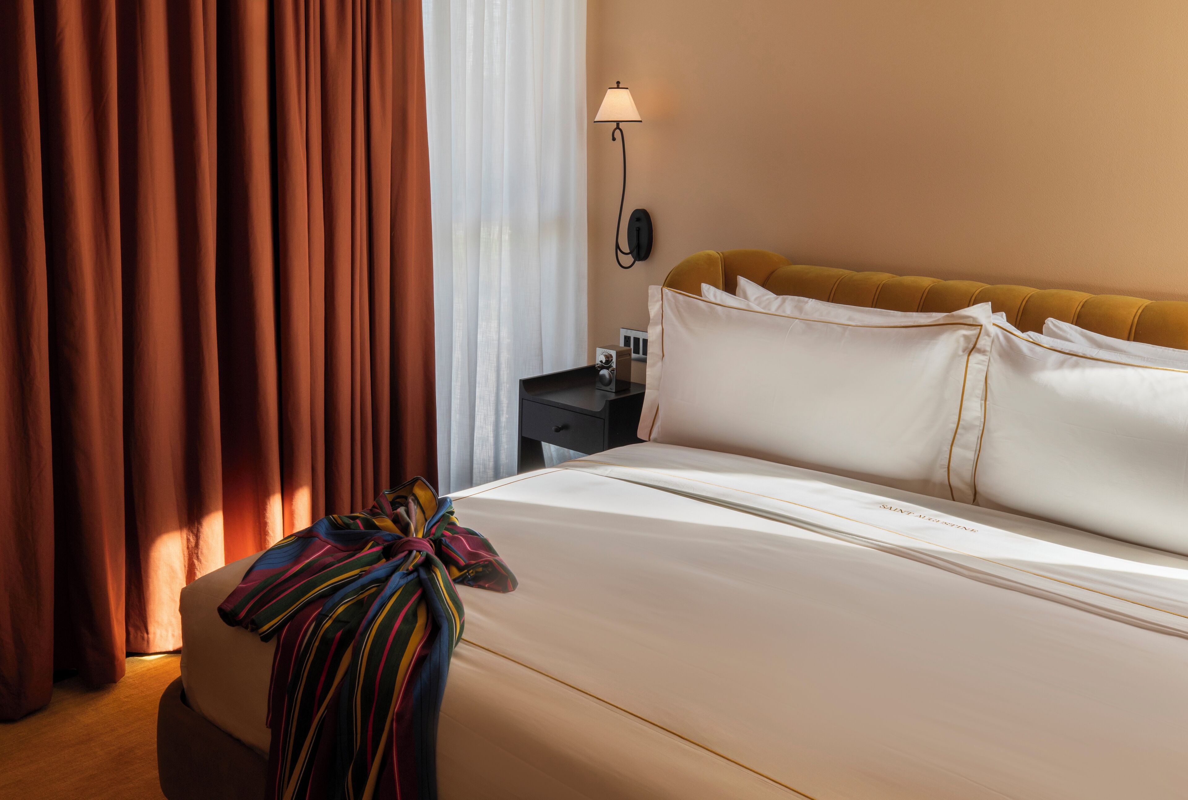 Suite, 1 King Bed (Atelier)