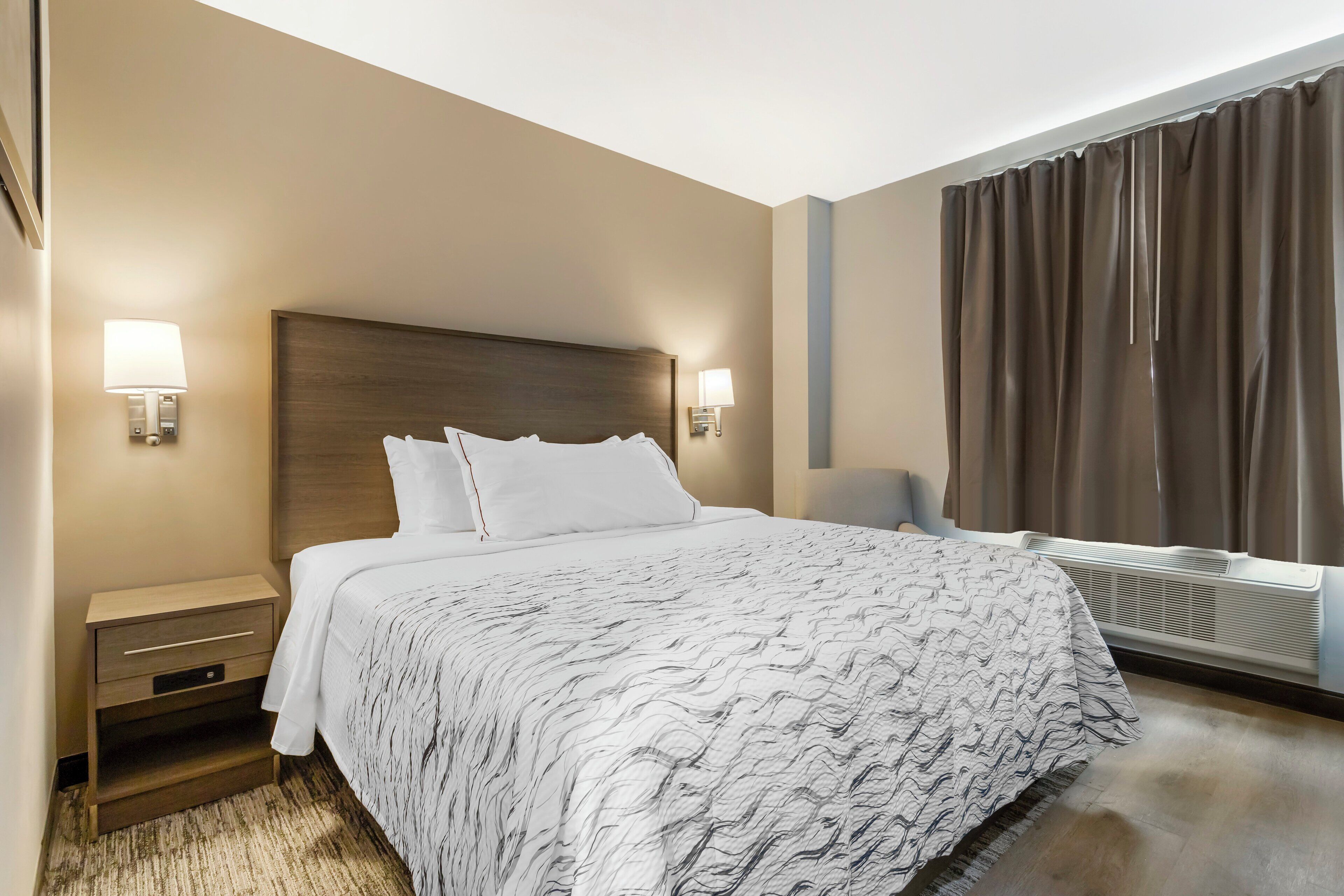 Superior Room, 1 King Bed, Accessible (Roll-In Shower, Smoke Free)