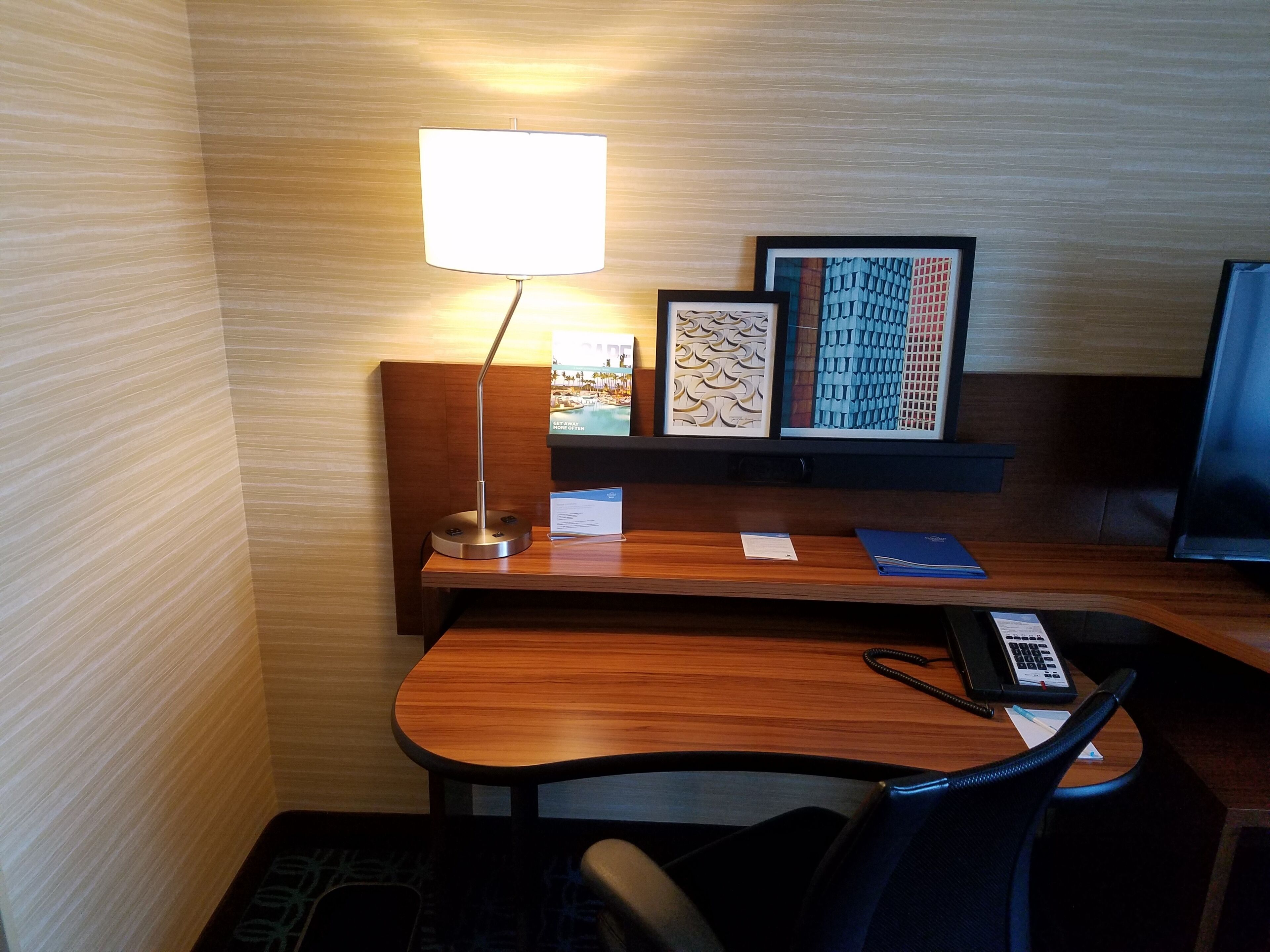 Studio, 1 King Bed with Sofa bed (Mobility/Hearing Access, Roll-In Shwr)