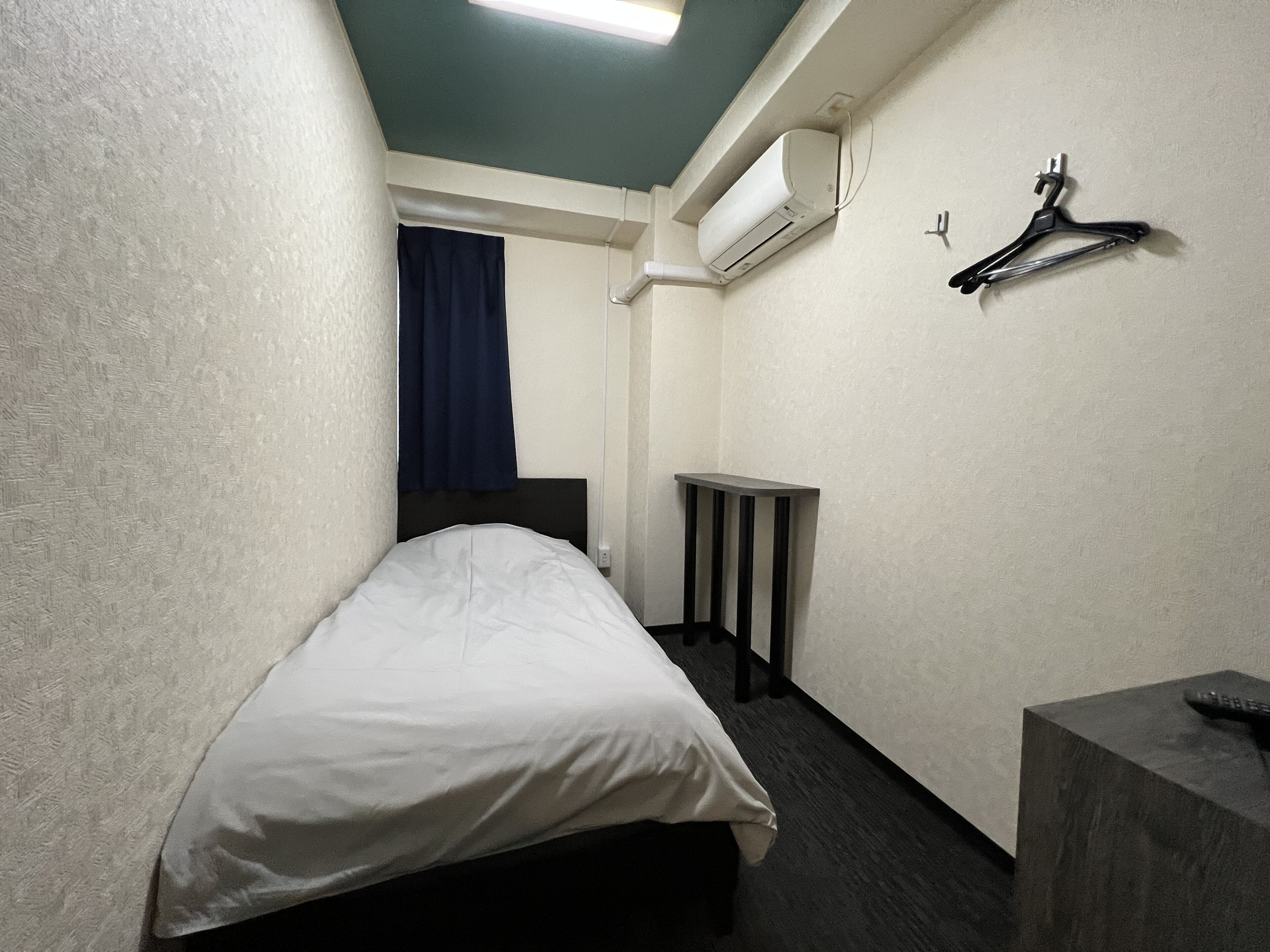 Single Room with Shared Bathroom, Smoking