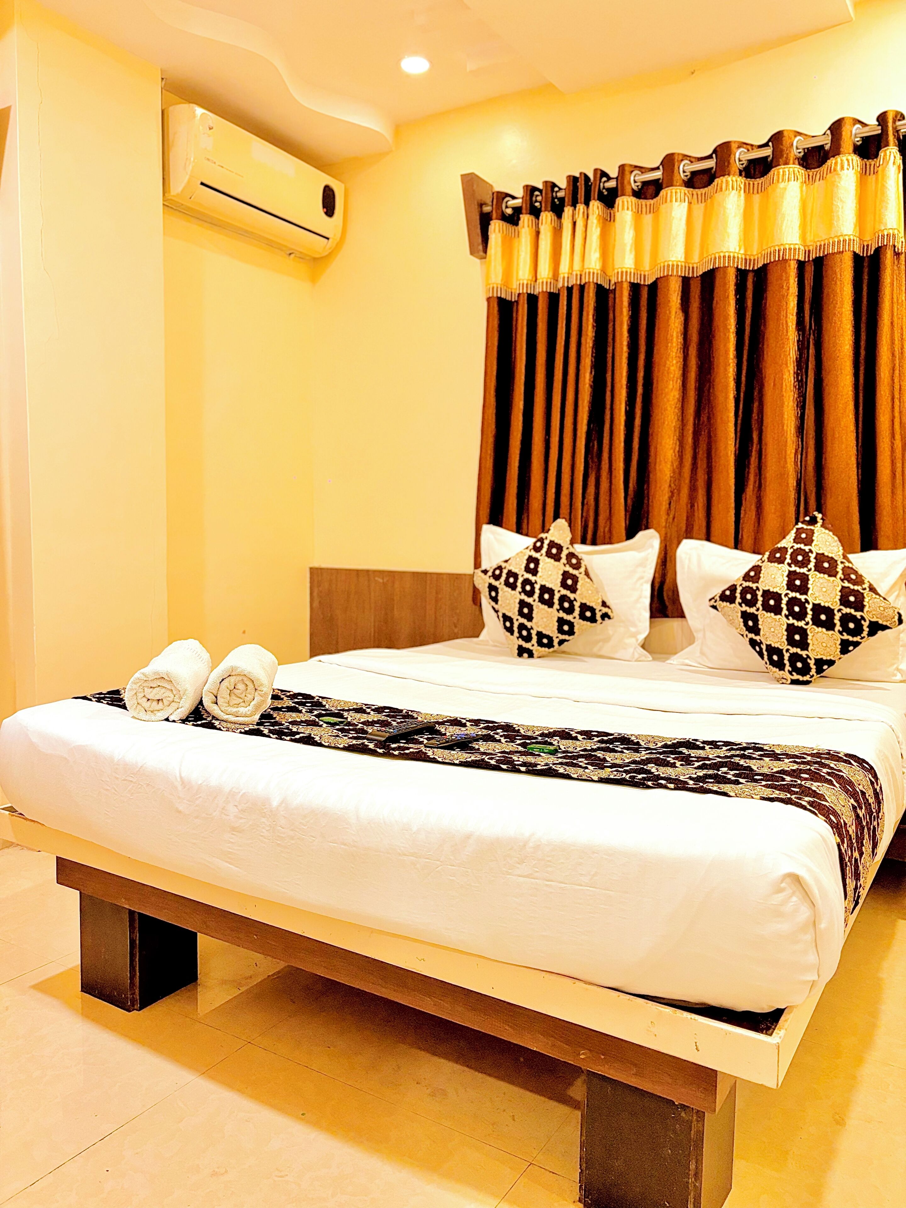 Deluxe Double Room, City View
