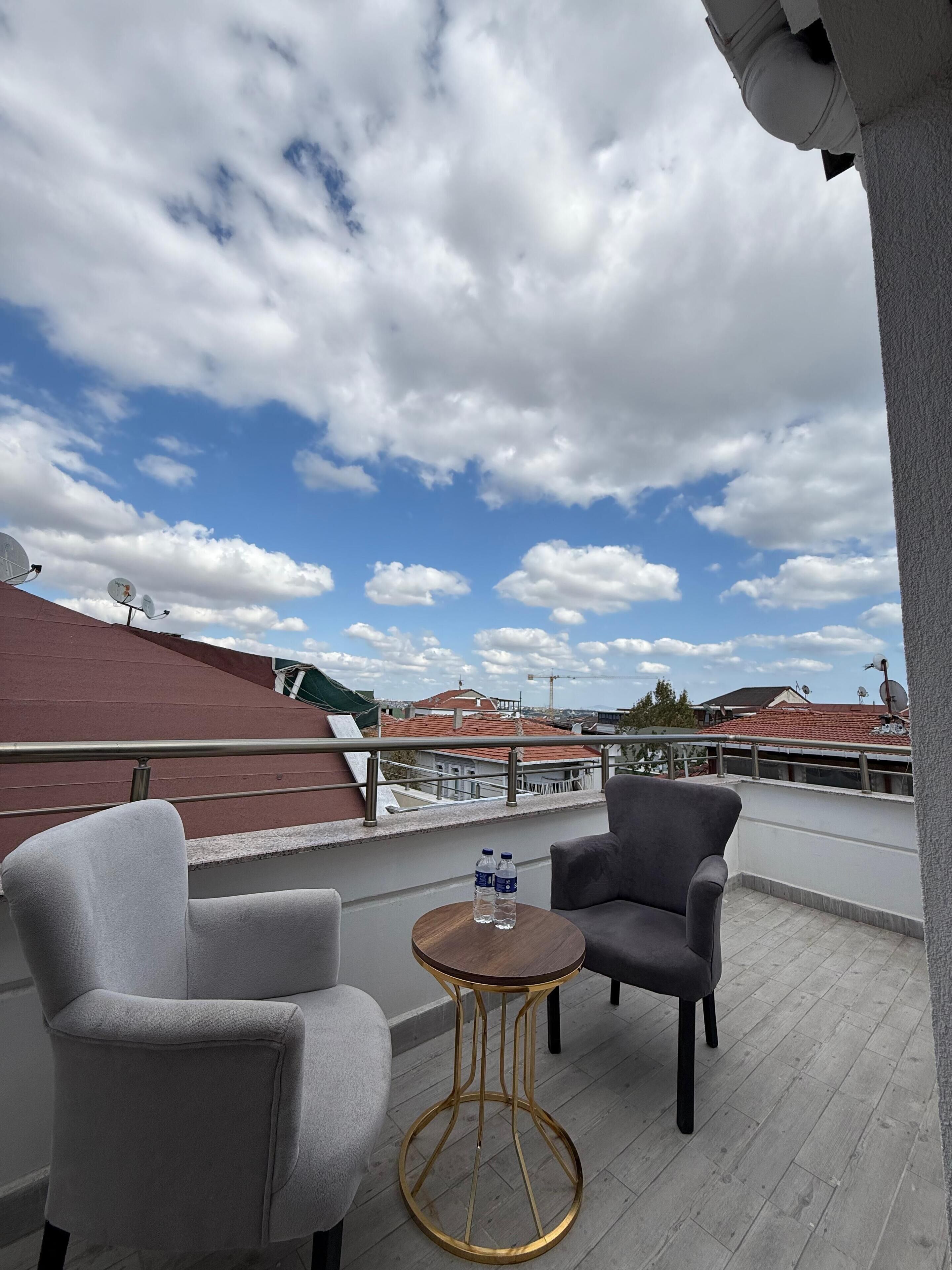 Premier Studio Suite, City View