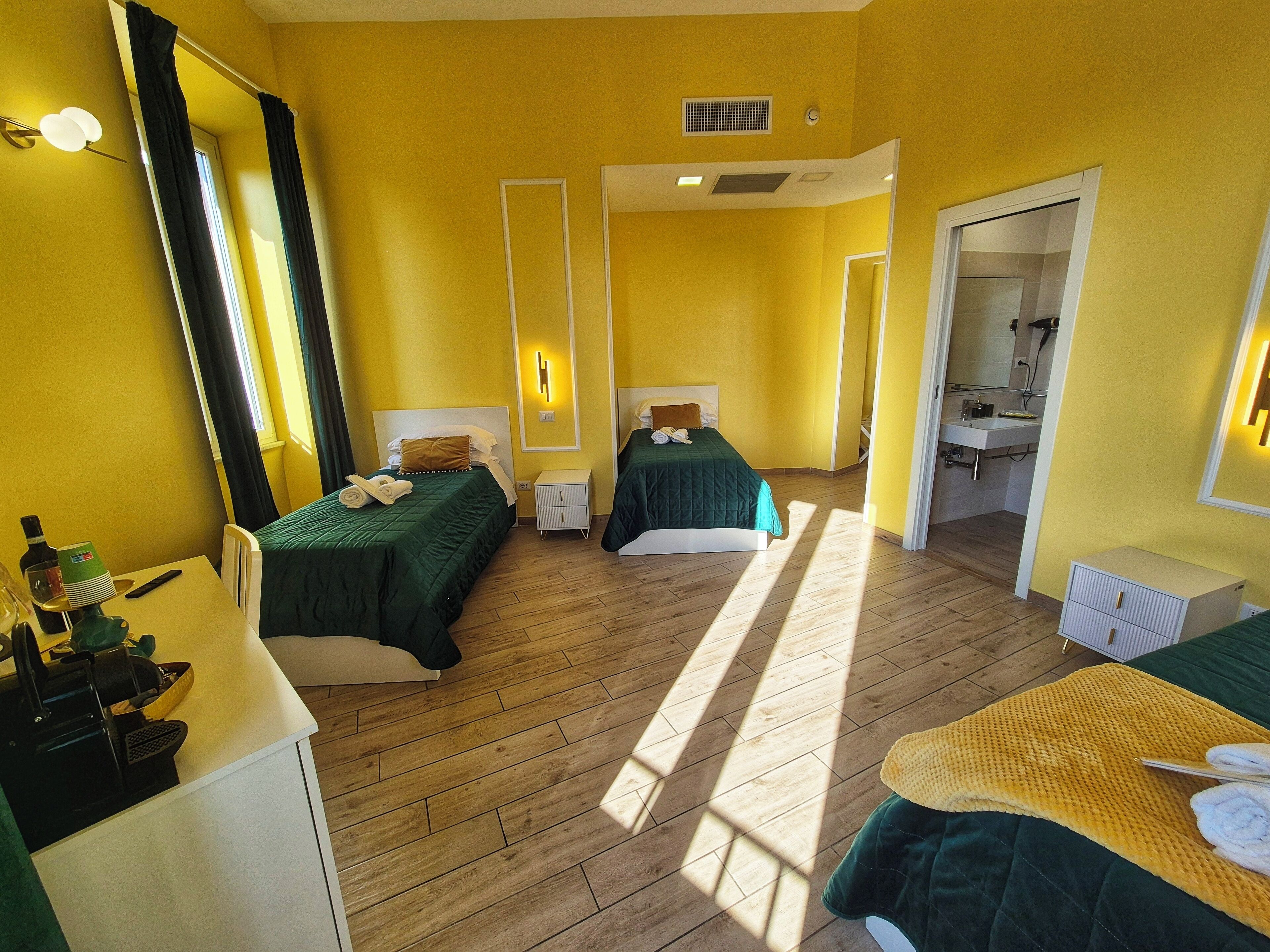 Luxury Quadruple Room, City View