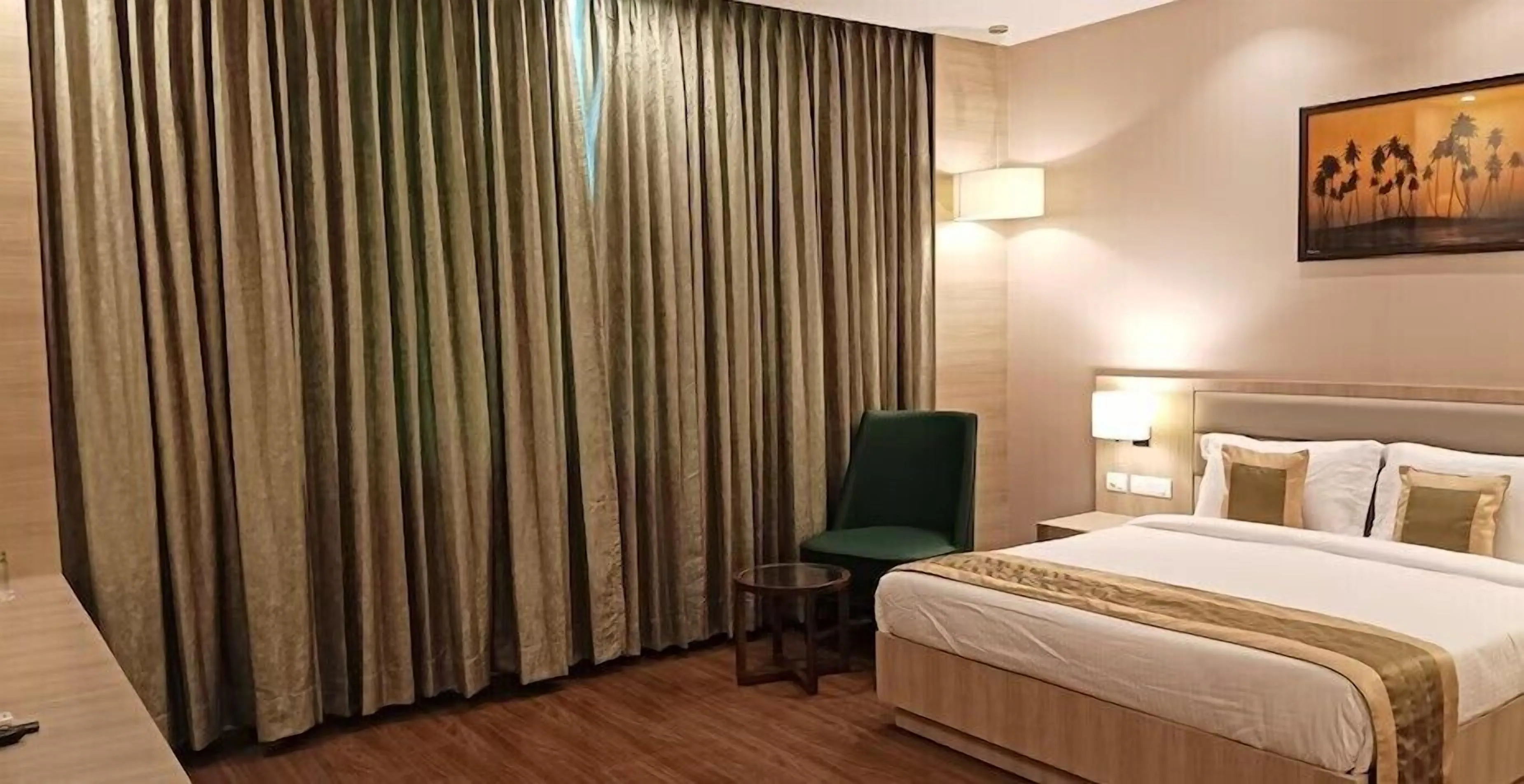 Luxury Suite, Park View