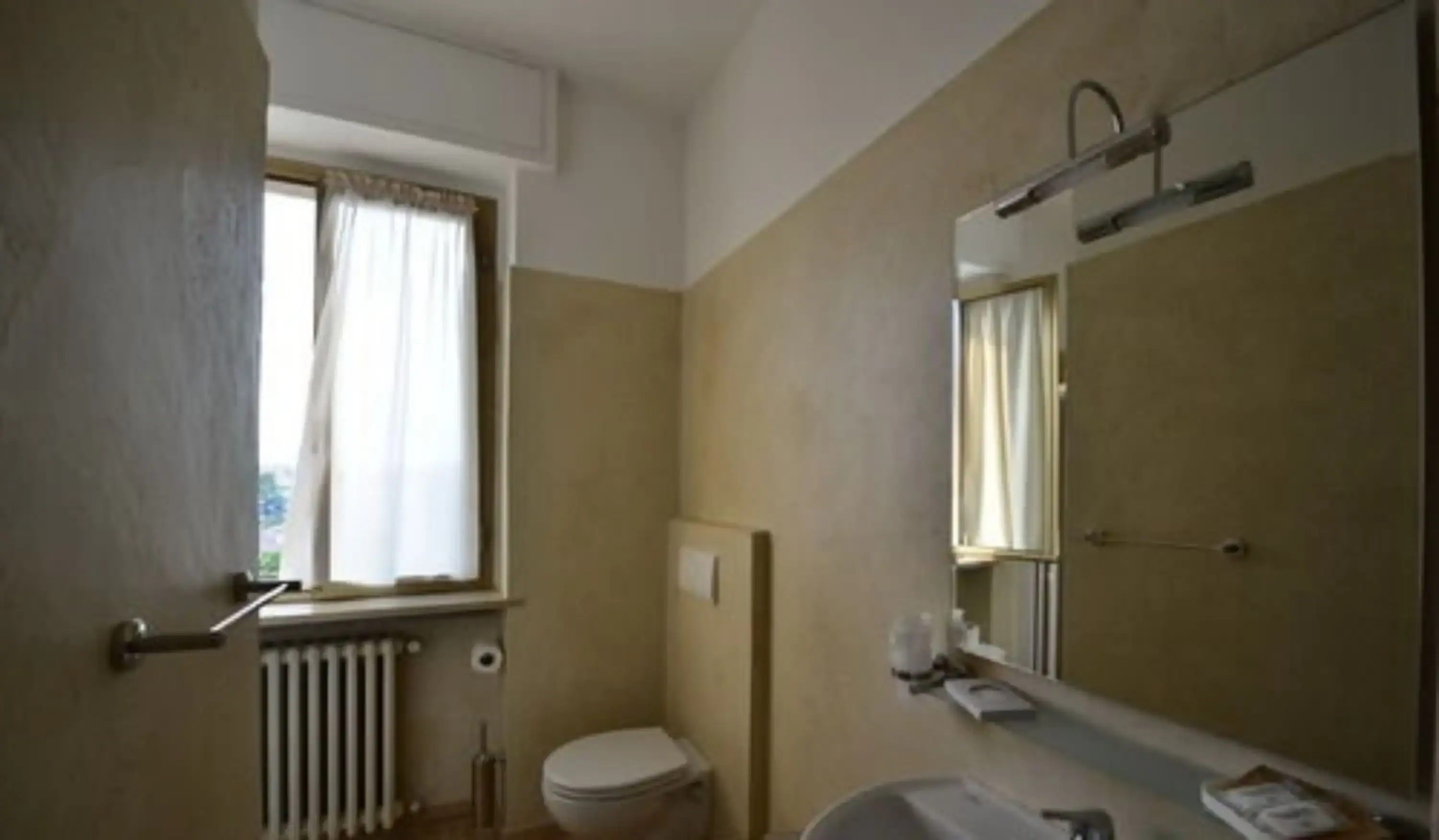 Double Room Double Room