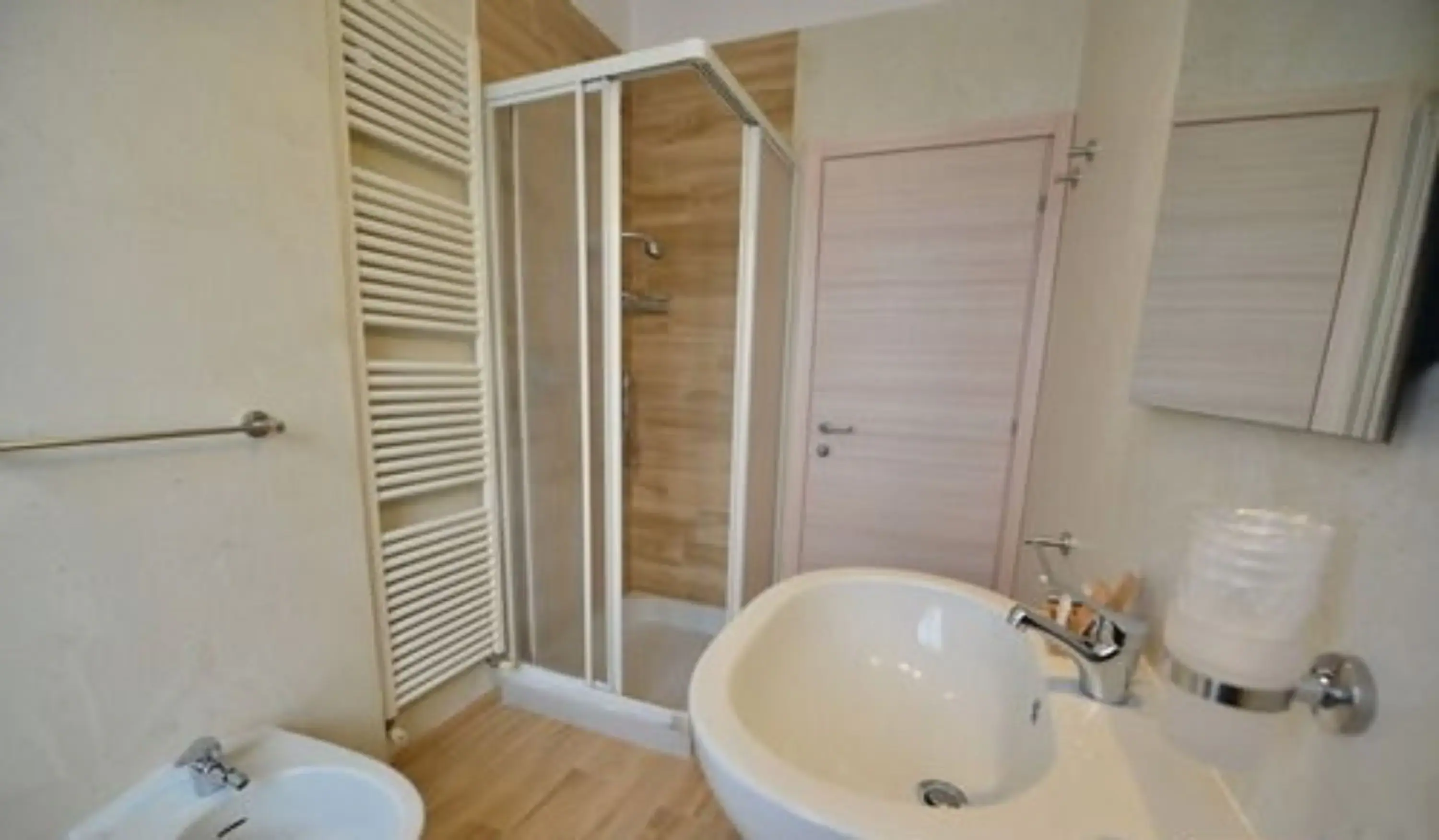 Double Room Double Room