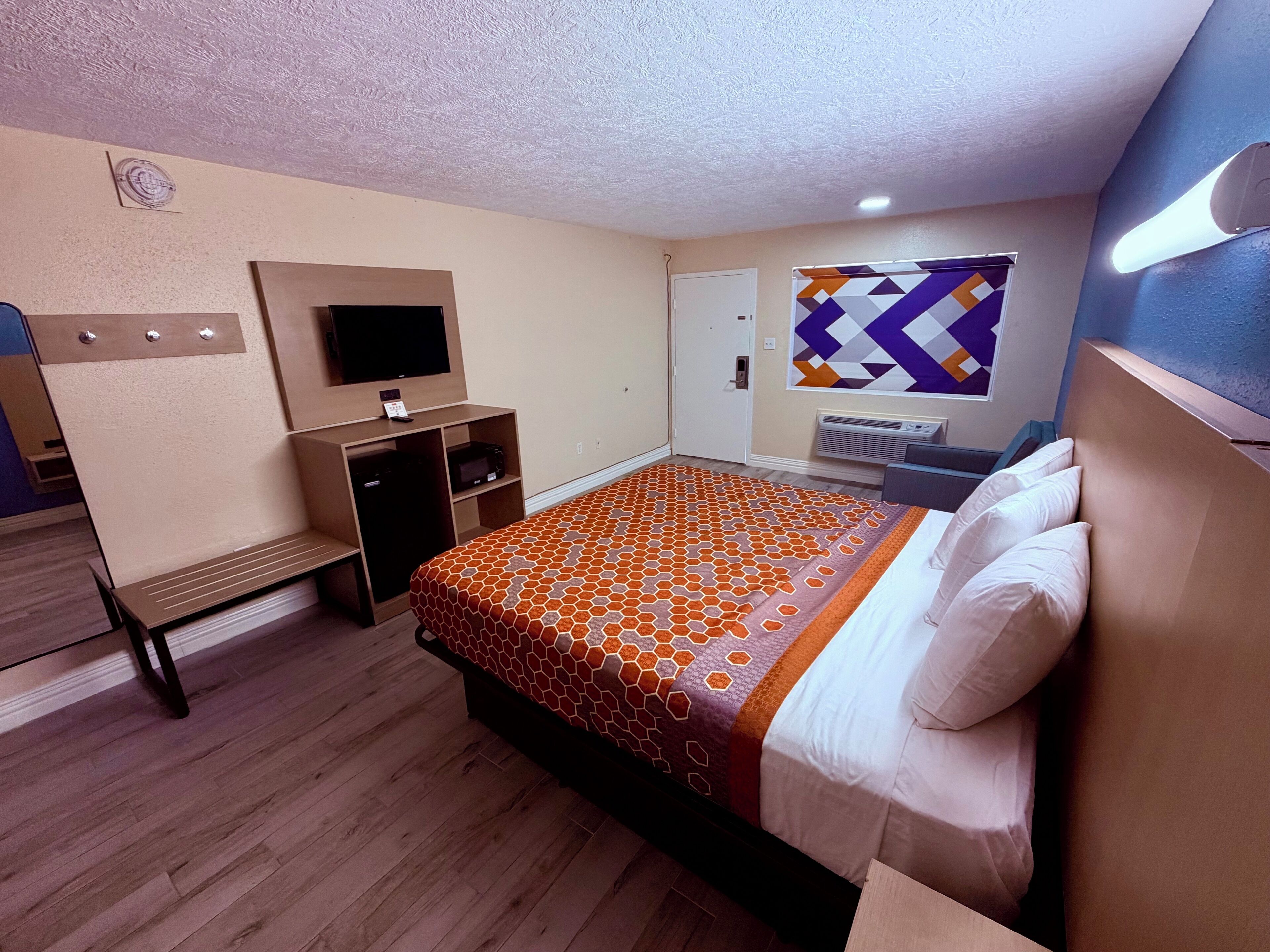 Standard Room, 1 King Bed, Smoking