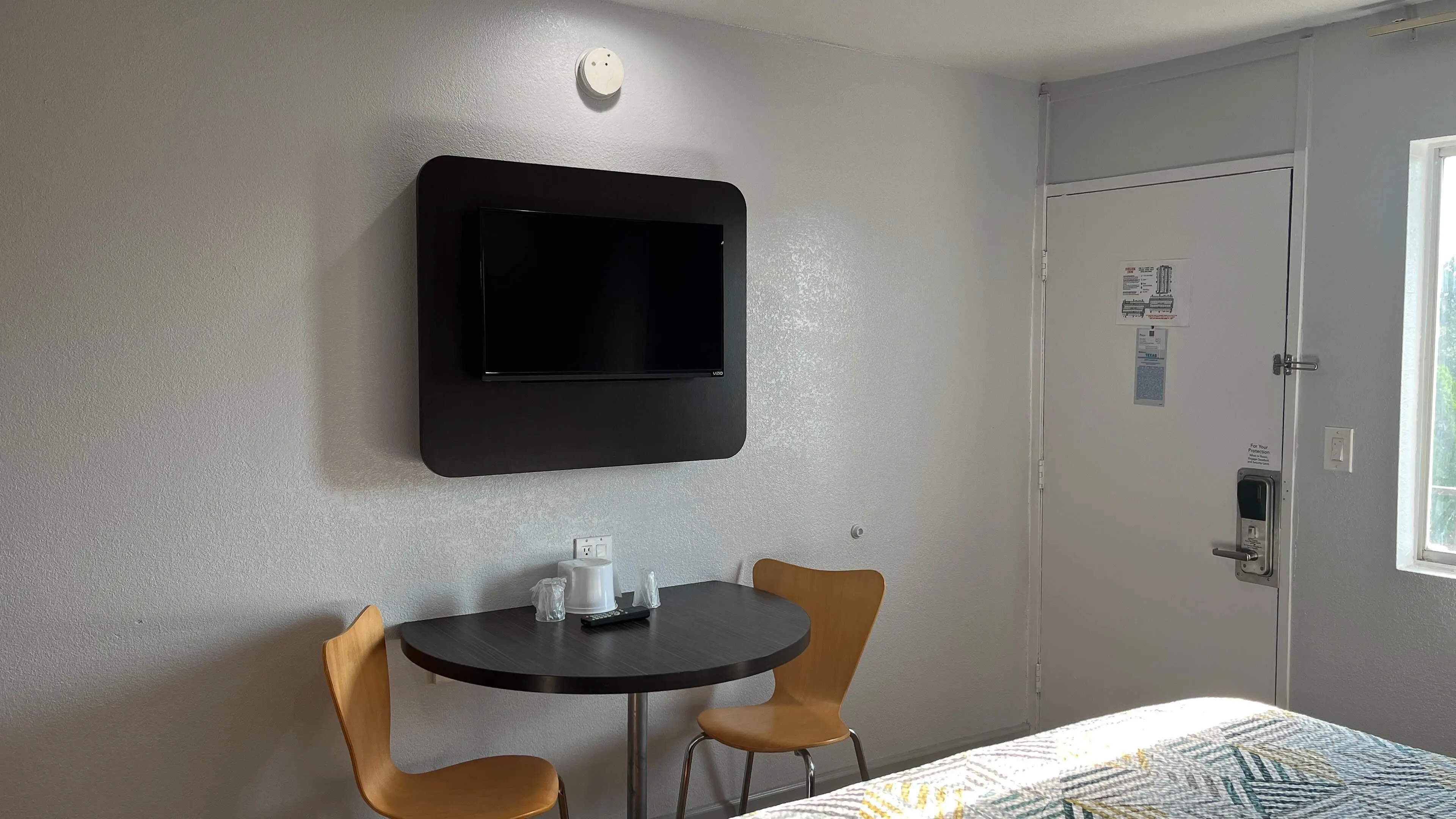 Standard Room, 1 King Bed, Non Smoking Standard Room, 1 King Bed, Non Smoking