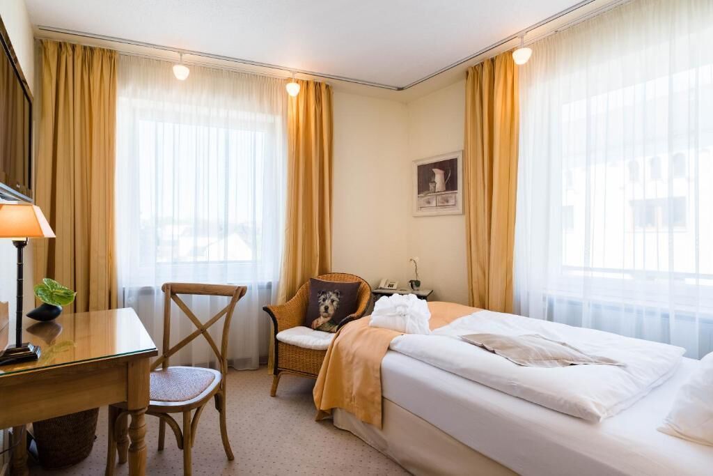 Single Room, City View