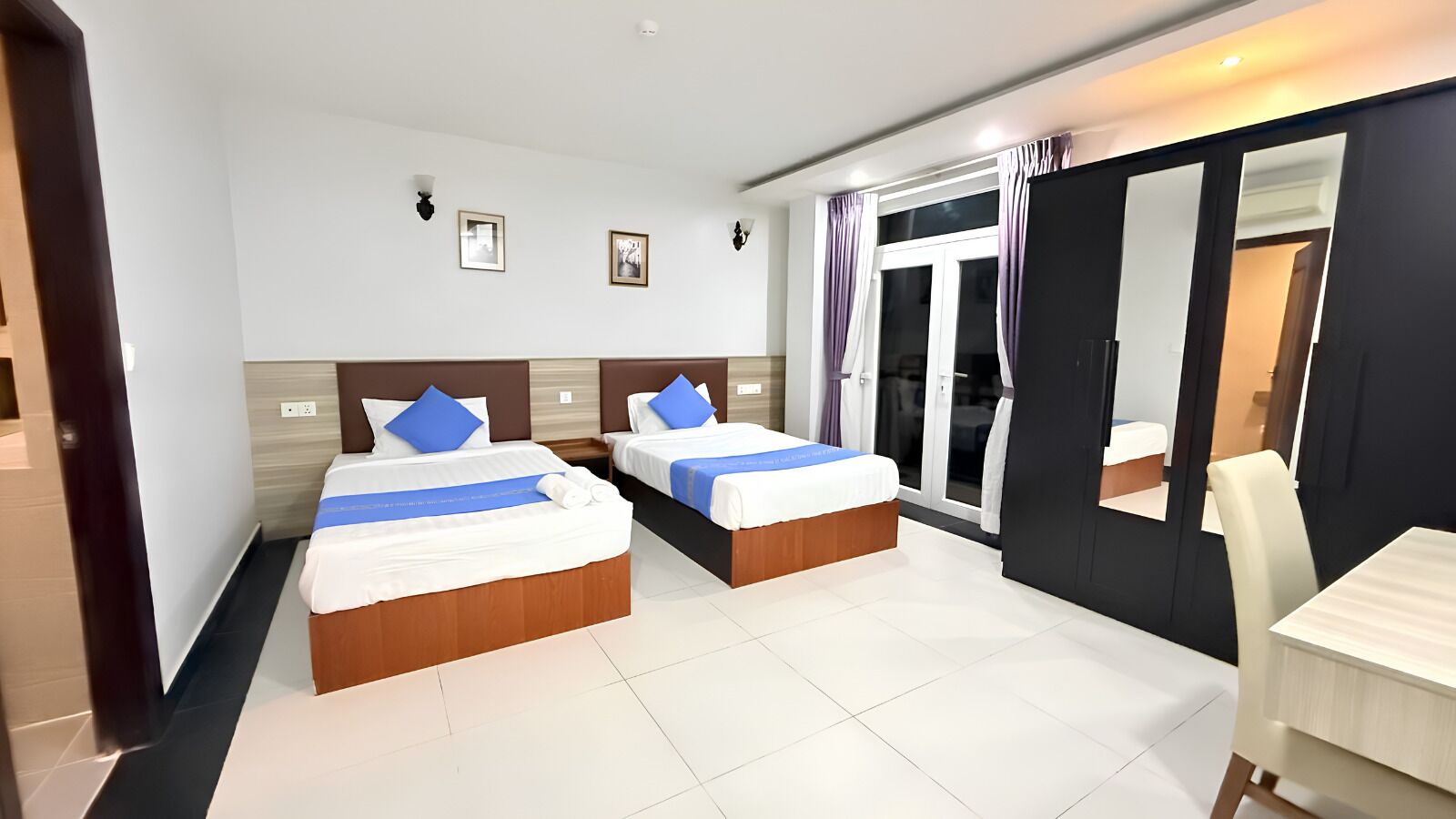 Superior Twin Room, Balcony, City View