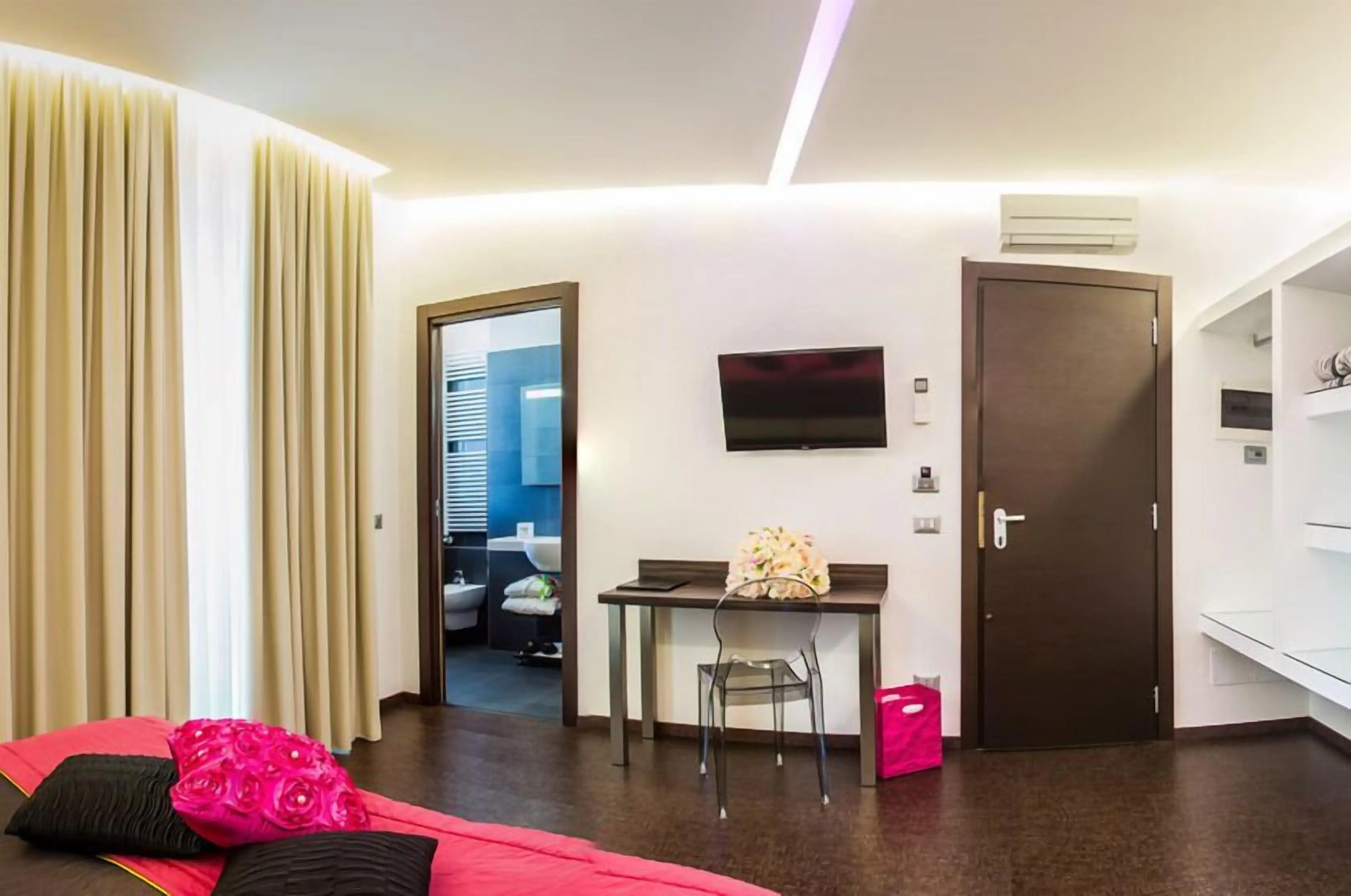 Standard Double or Twin Room Standard Double or Twin Room