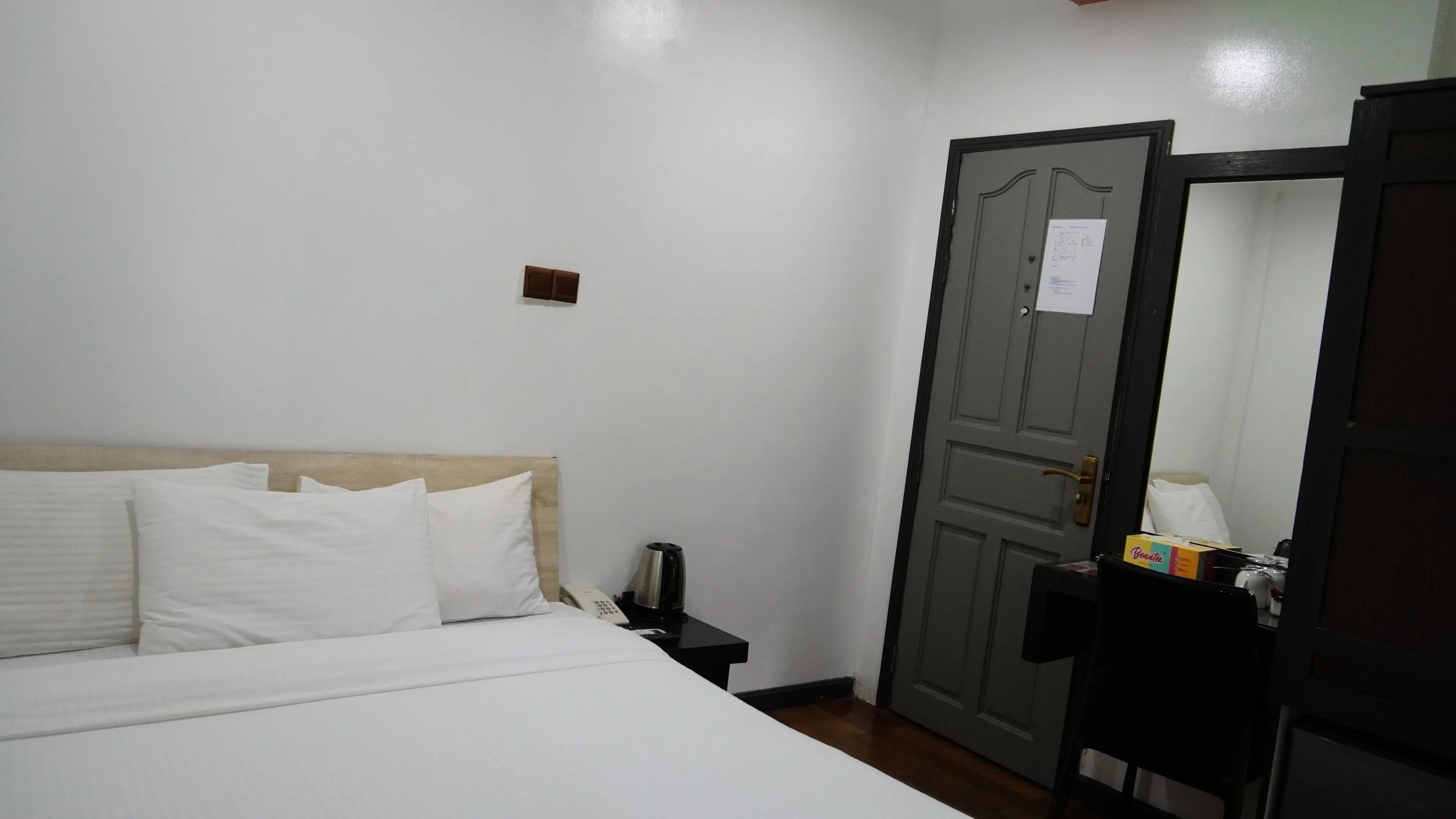 Deluxe Room with Balcony Deluxe Room with Balcony