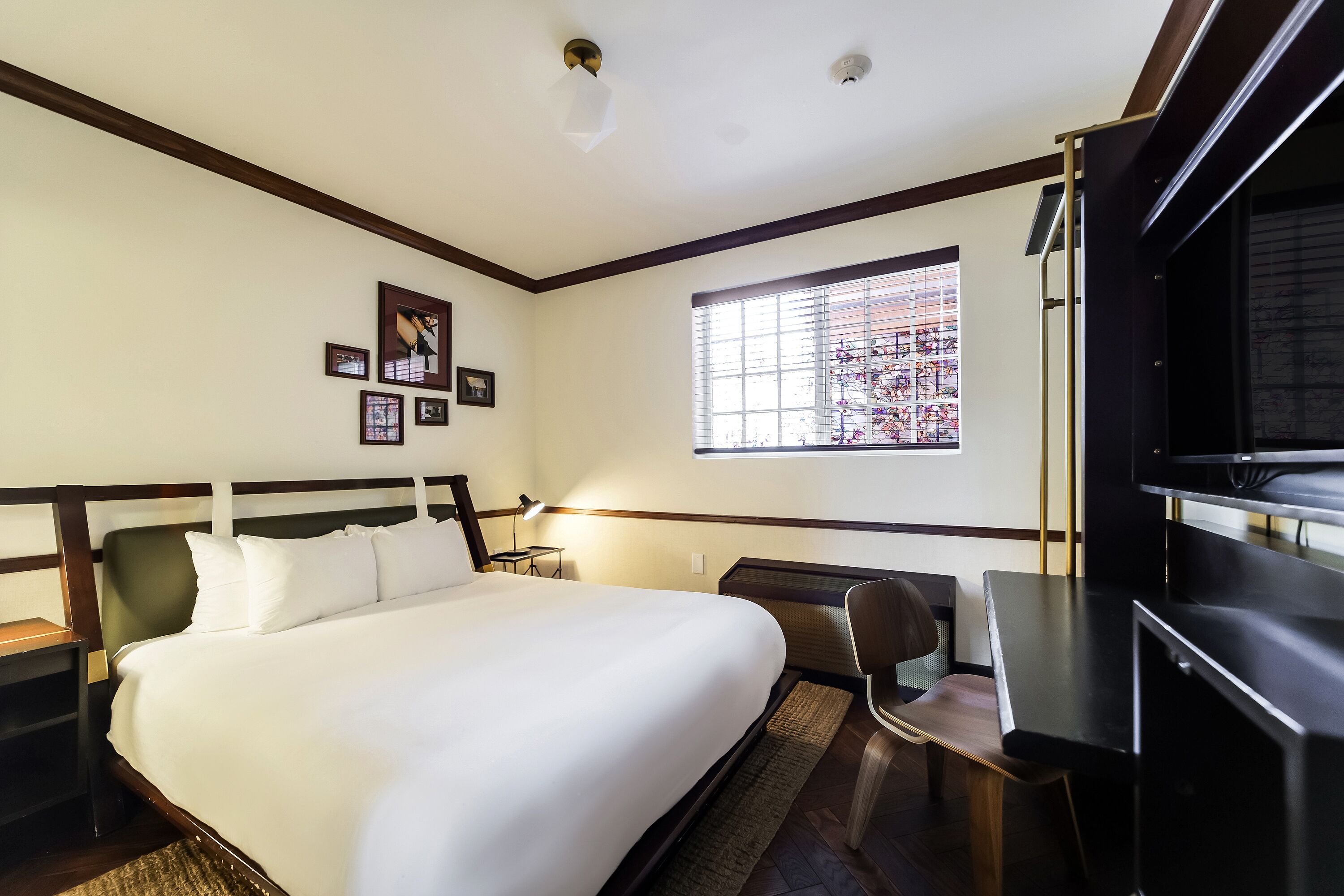 Standard Room, 1 Queen Bed, Private Bathroom (Self check-in)