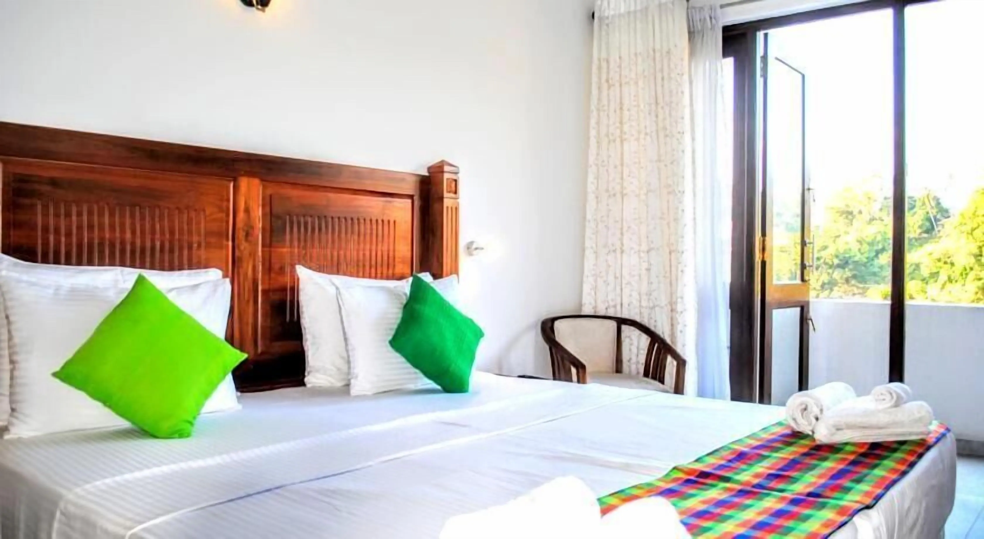 Deluxe Double or Twin Room with Lake View