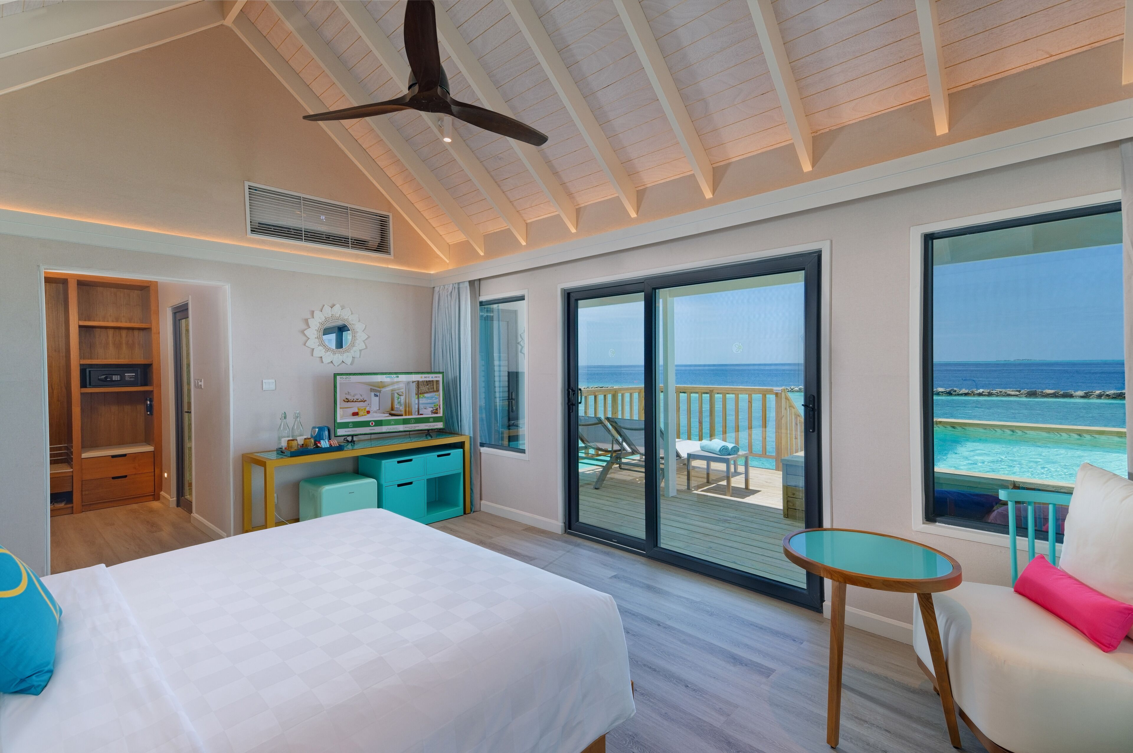 Sunrise Water Villa with Pool