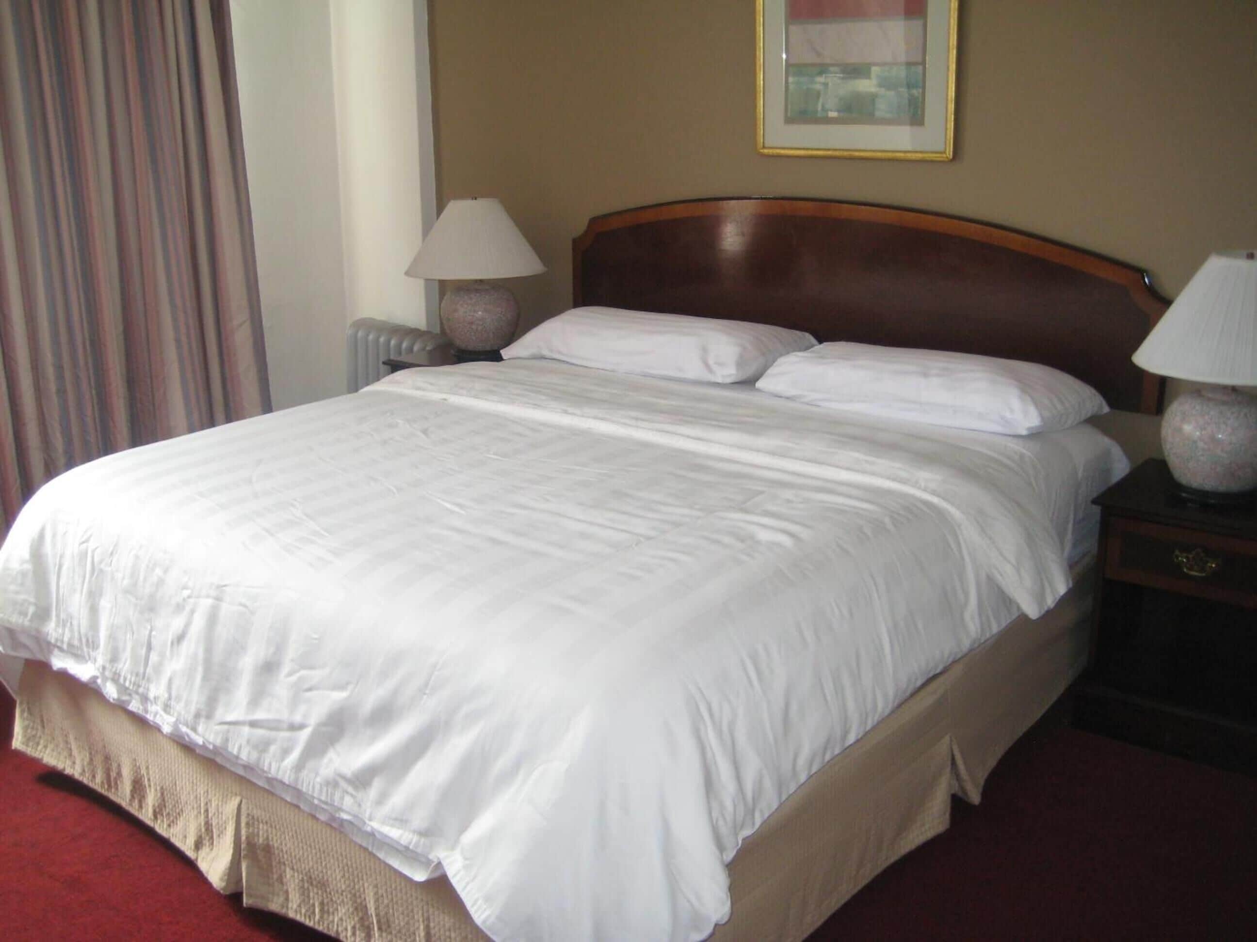 Superior Room, 1 King Bed, Private Bathroom