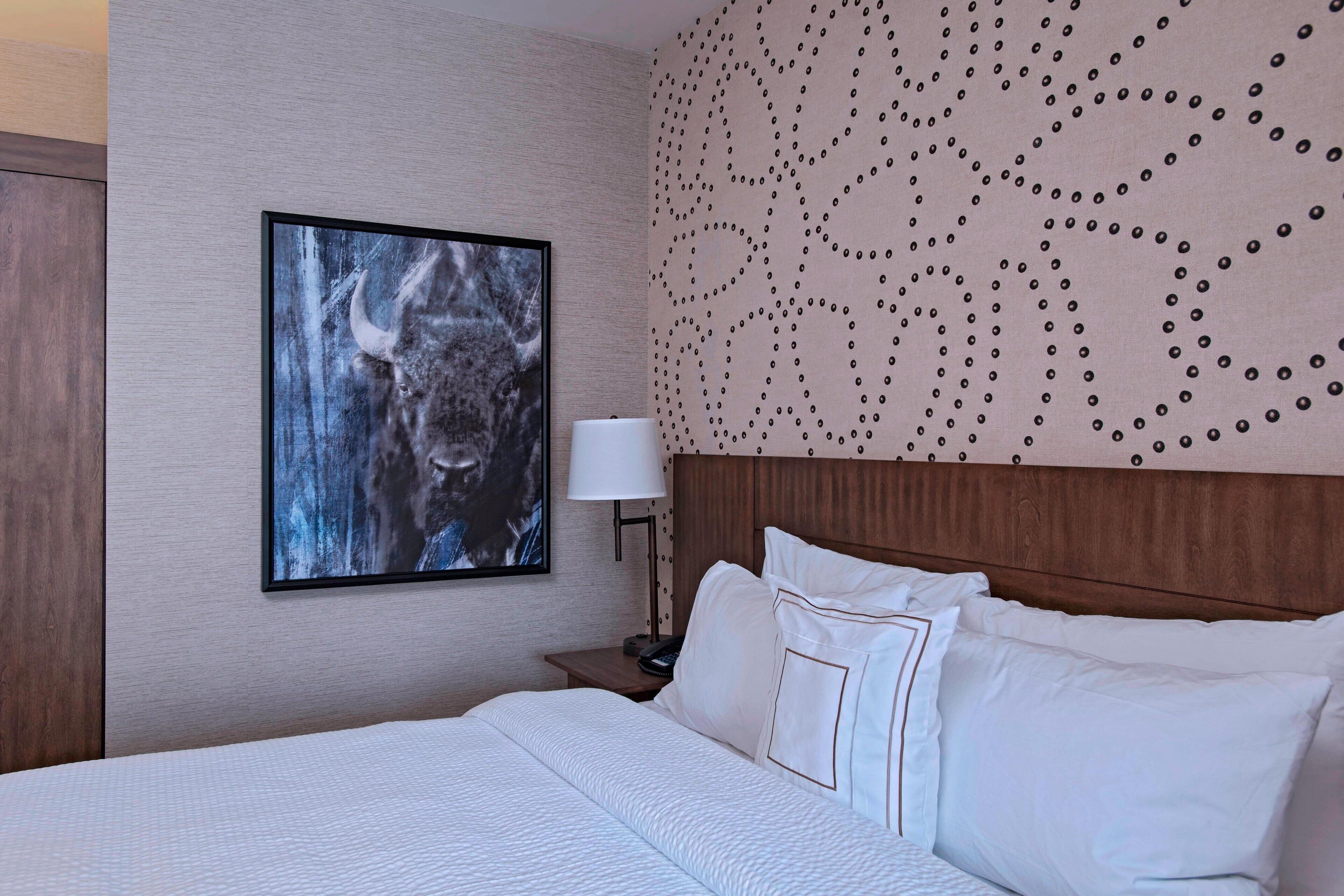 Room, 1 King Bed (Mobility Accessible, Roll-in Shower)