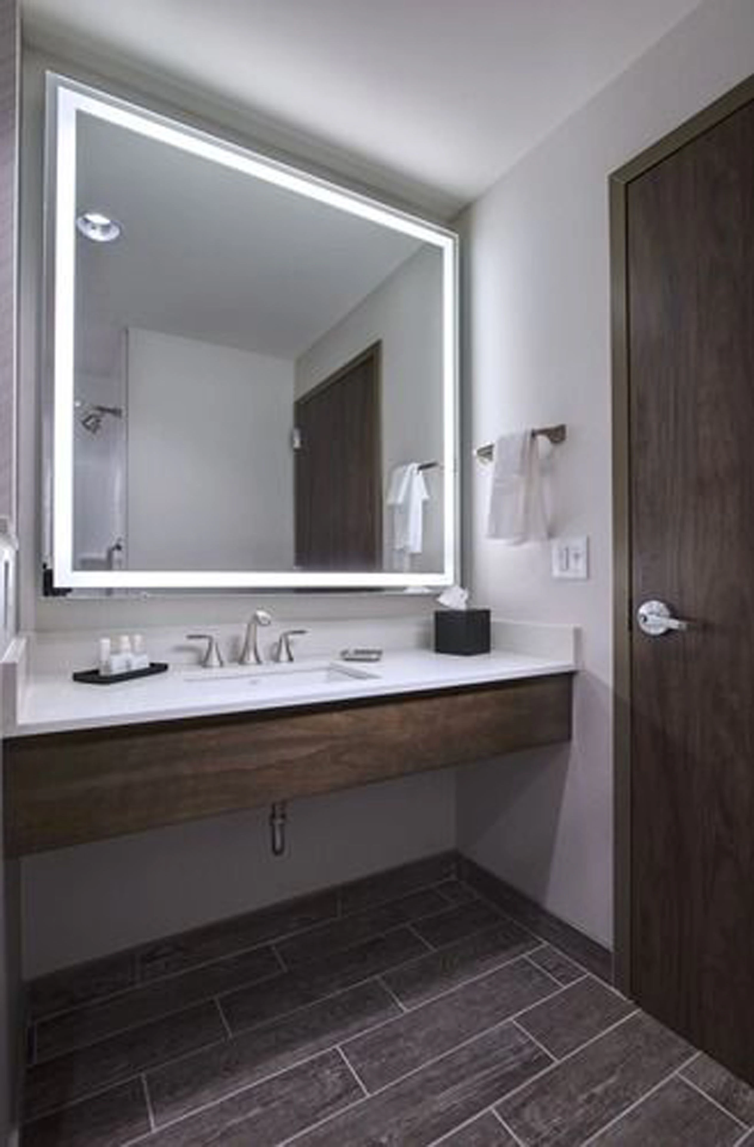 Room, 2 Queen Beds (Mobility Accessible, Tub)
