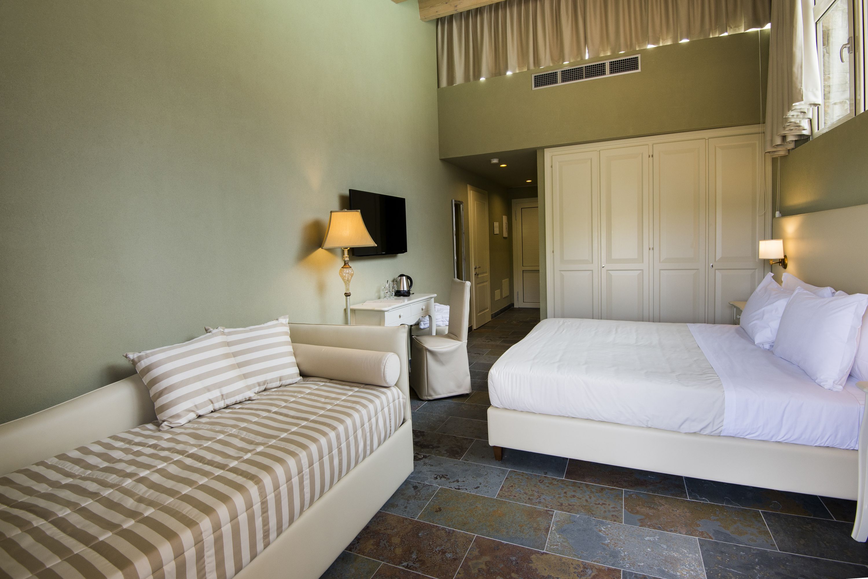 Deluxe Quadruple Room