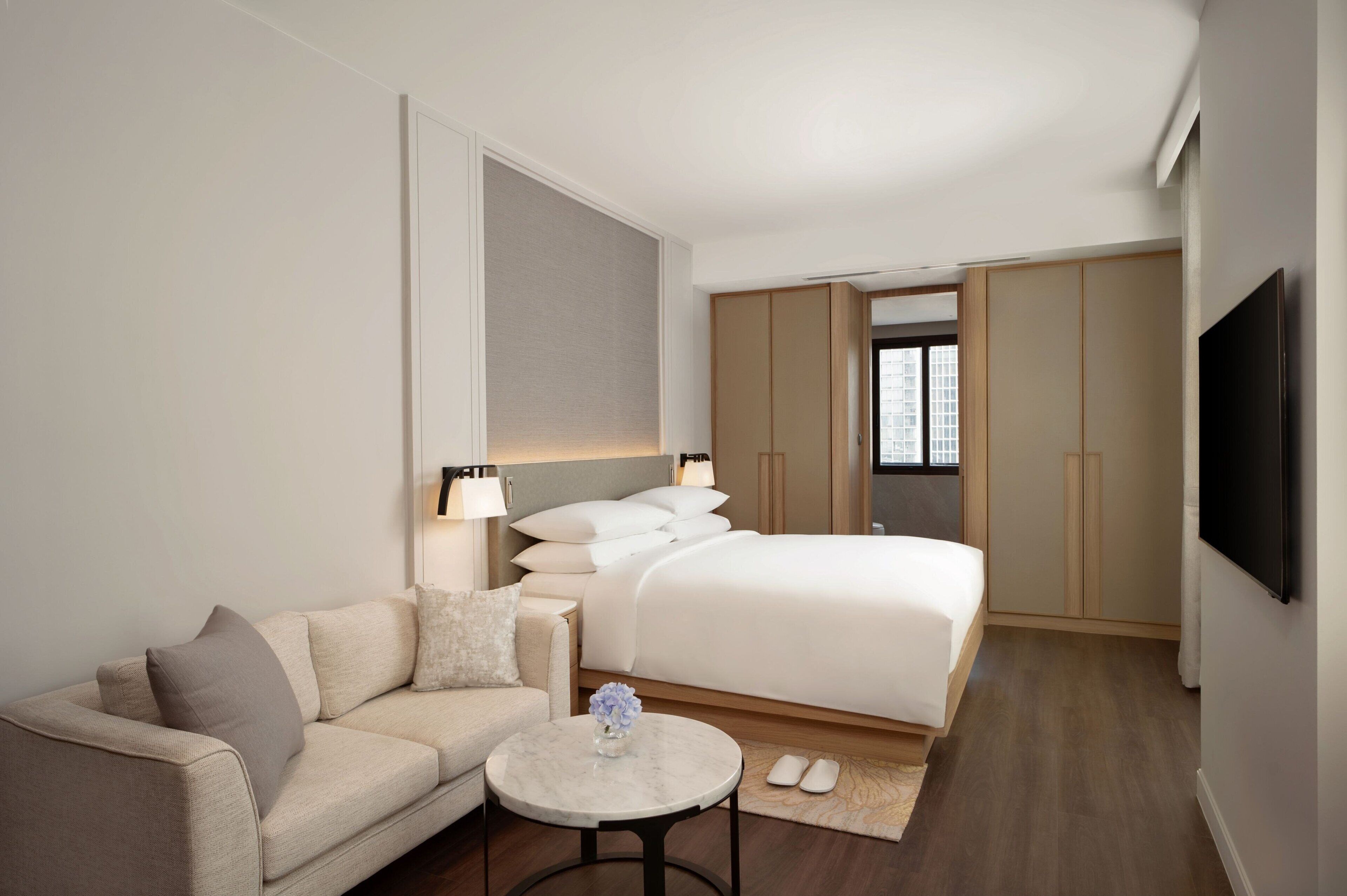 Studio, 1 King Bed, City View