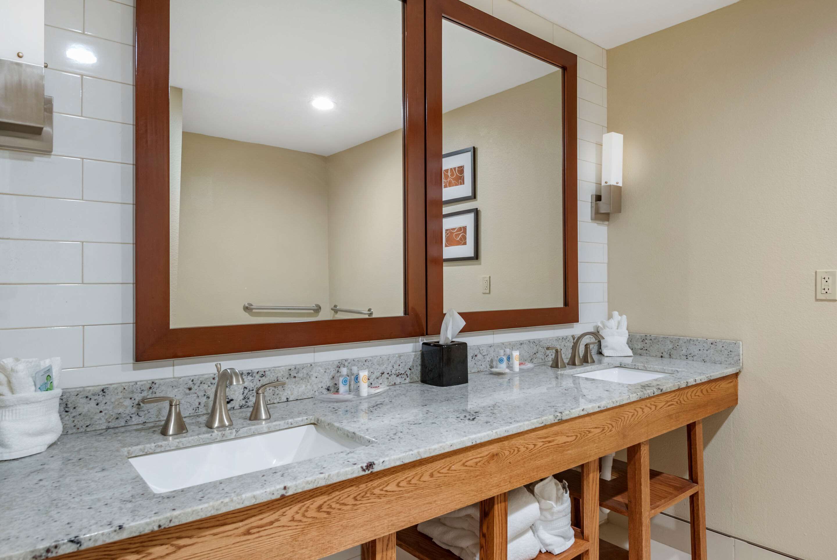 Suite, Multiple Beds, Accessible, Non Smoking