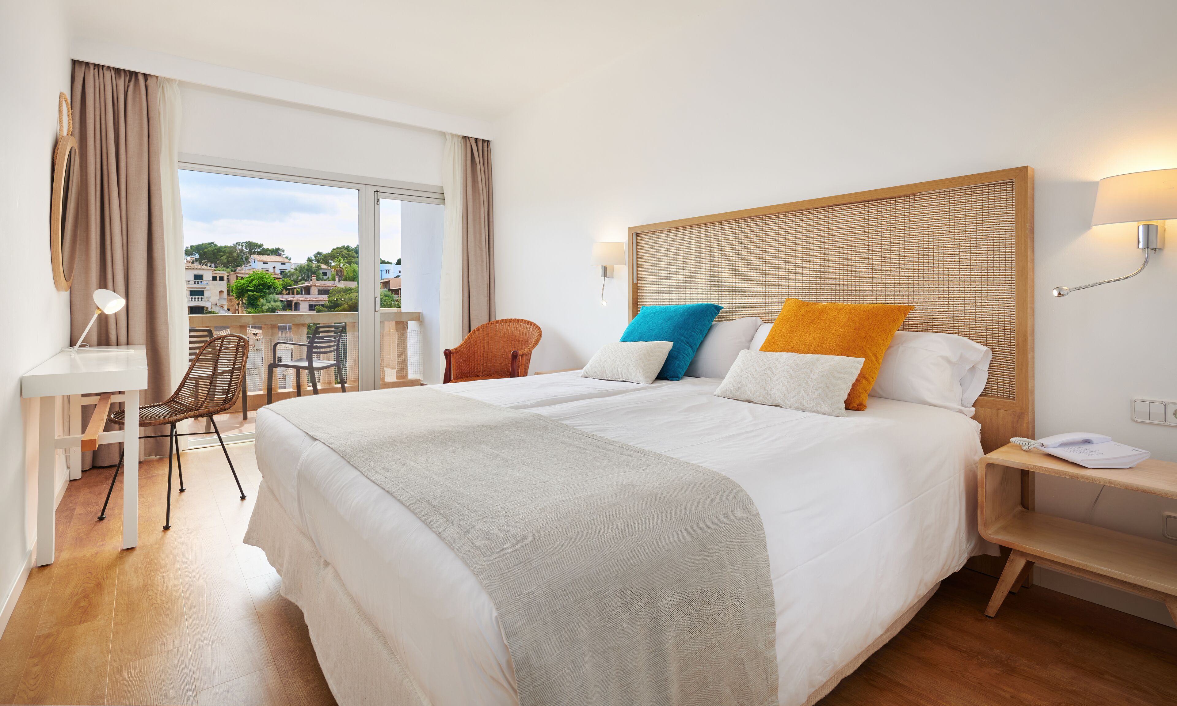 Comfort Apartment, 1 Bedroom, Balcony, Poolside