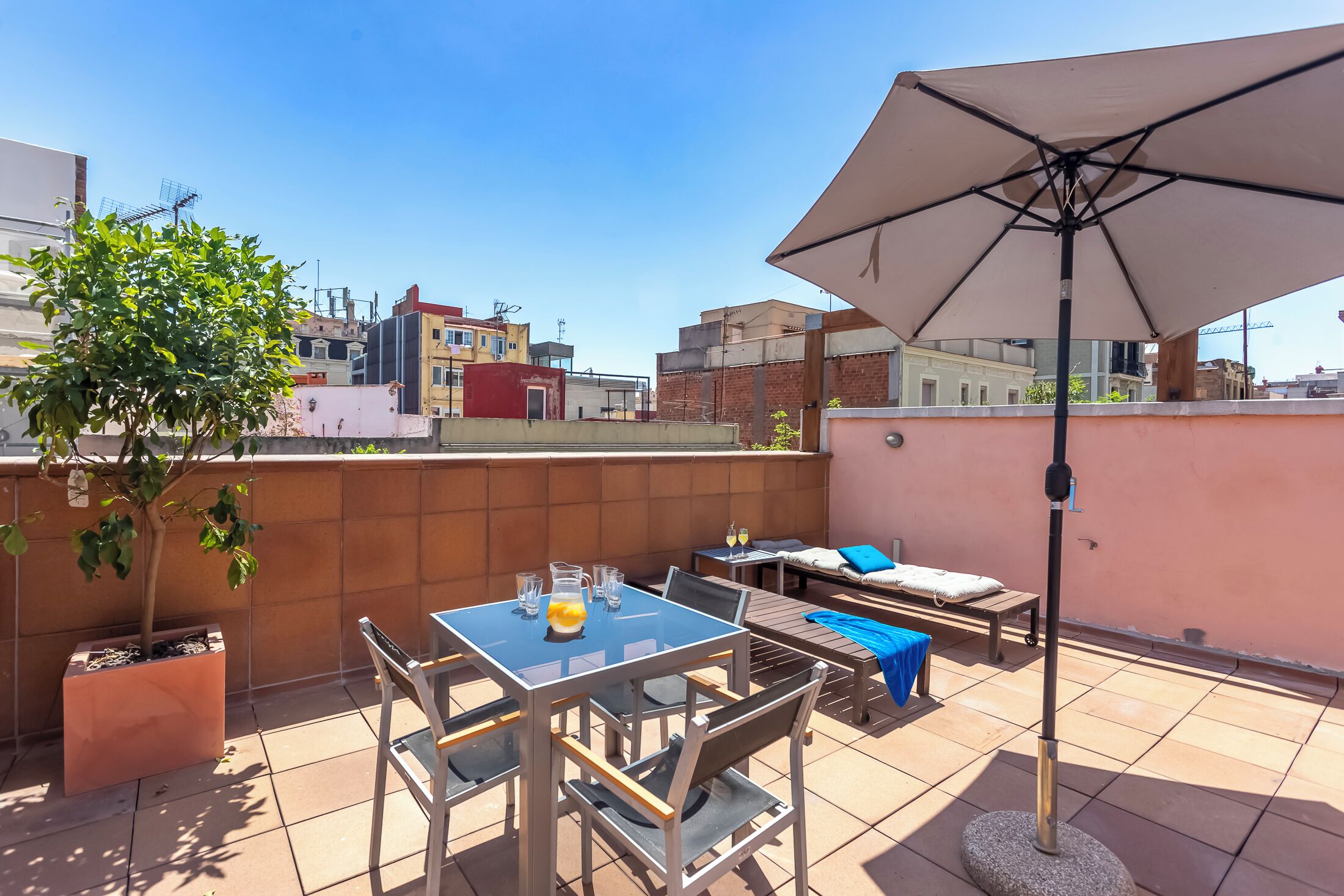 Design Penthouse, 2 Bedrooms, Terrace