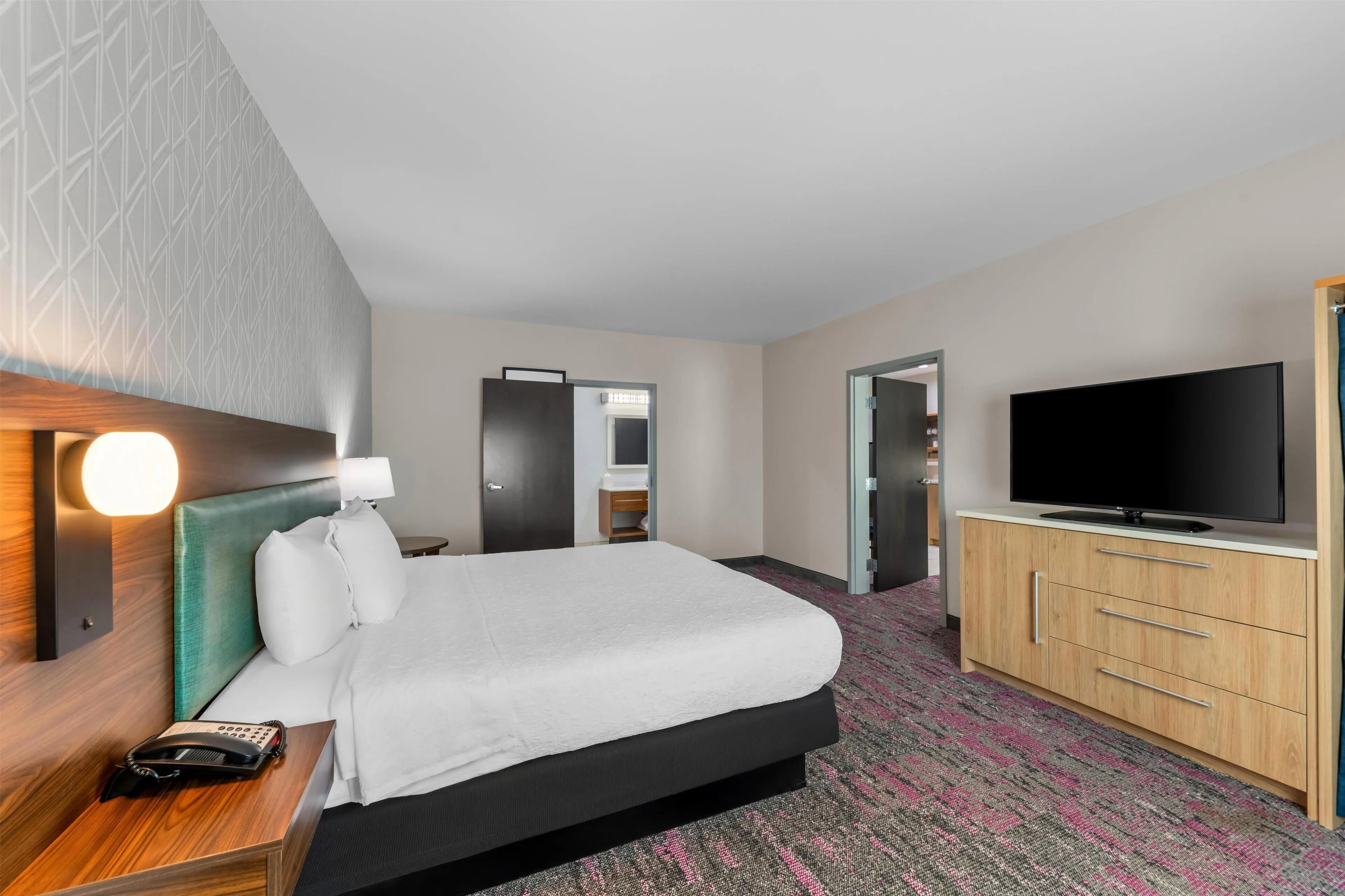 Suite, 1 King Bed, Accessible, Non Smoking (Hearing) Suite, 1 King Bed, Accessible, Non Smoking (Hearing)