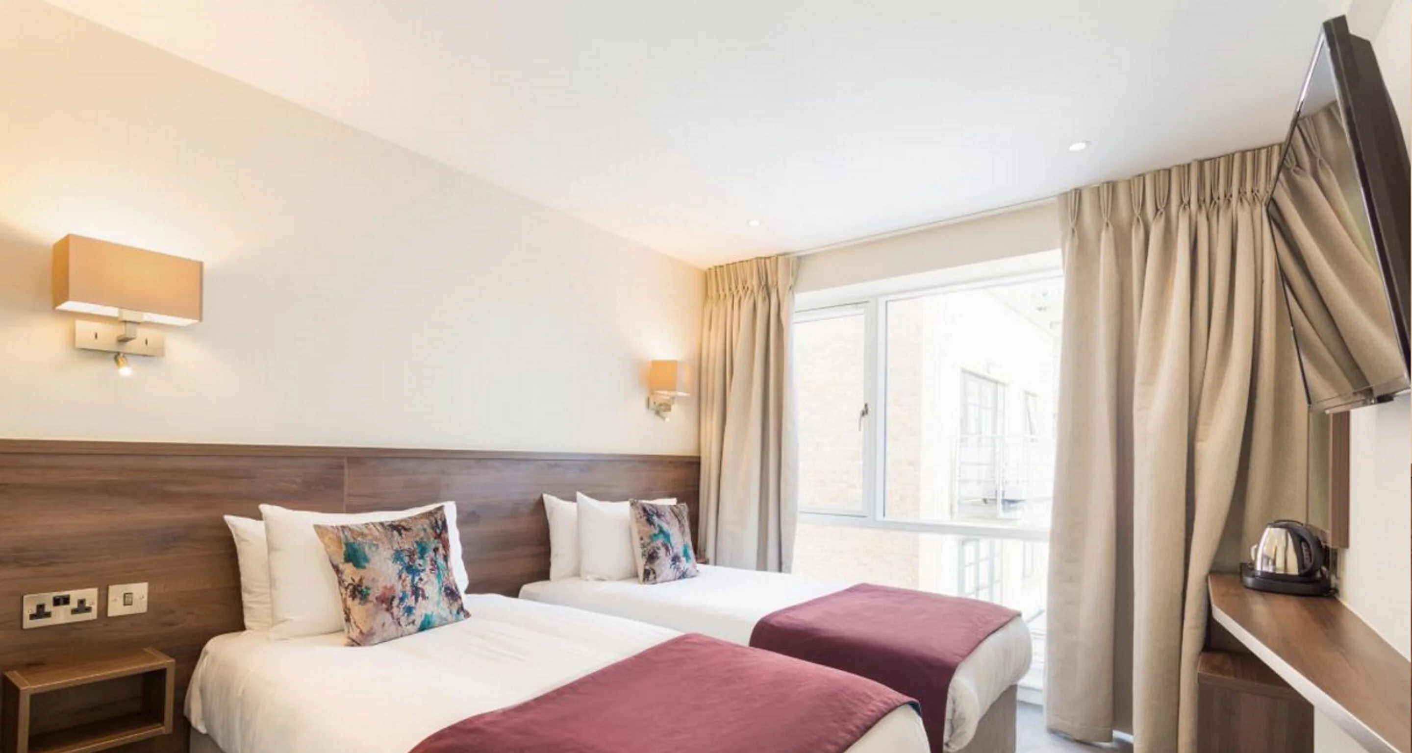 Standard Twin Room