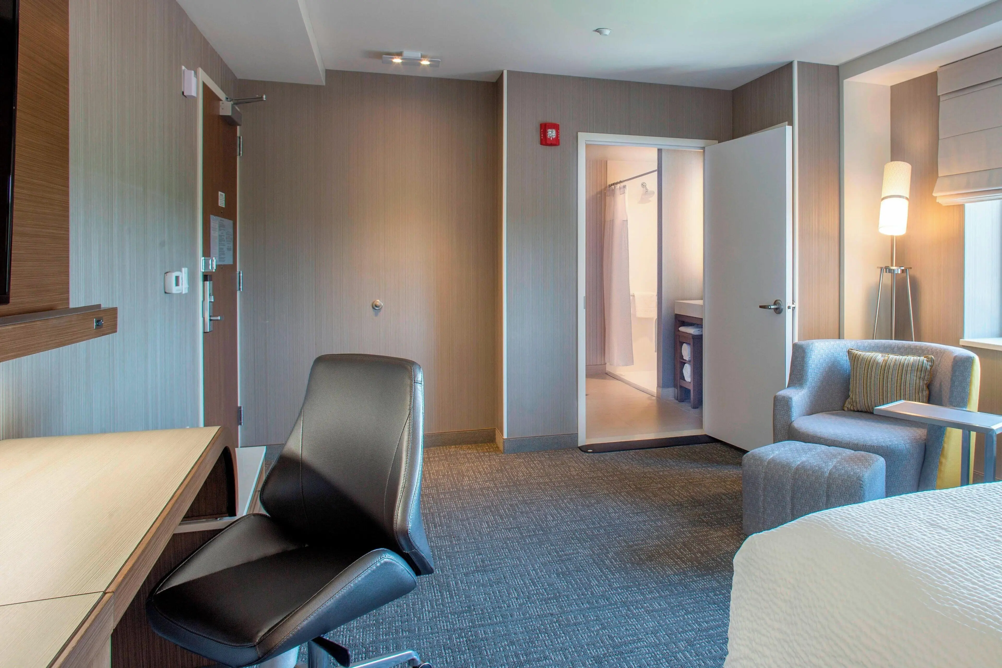 Room, 1 King Bed, Roll-in Shower Room, 1 King Bed, Roll-in Shower