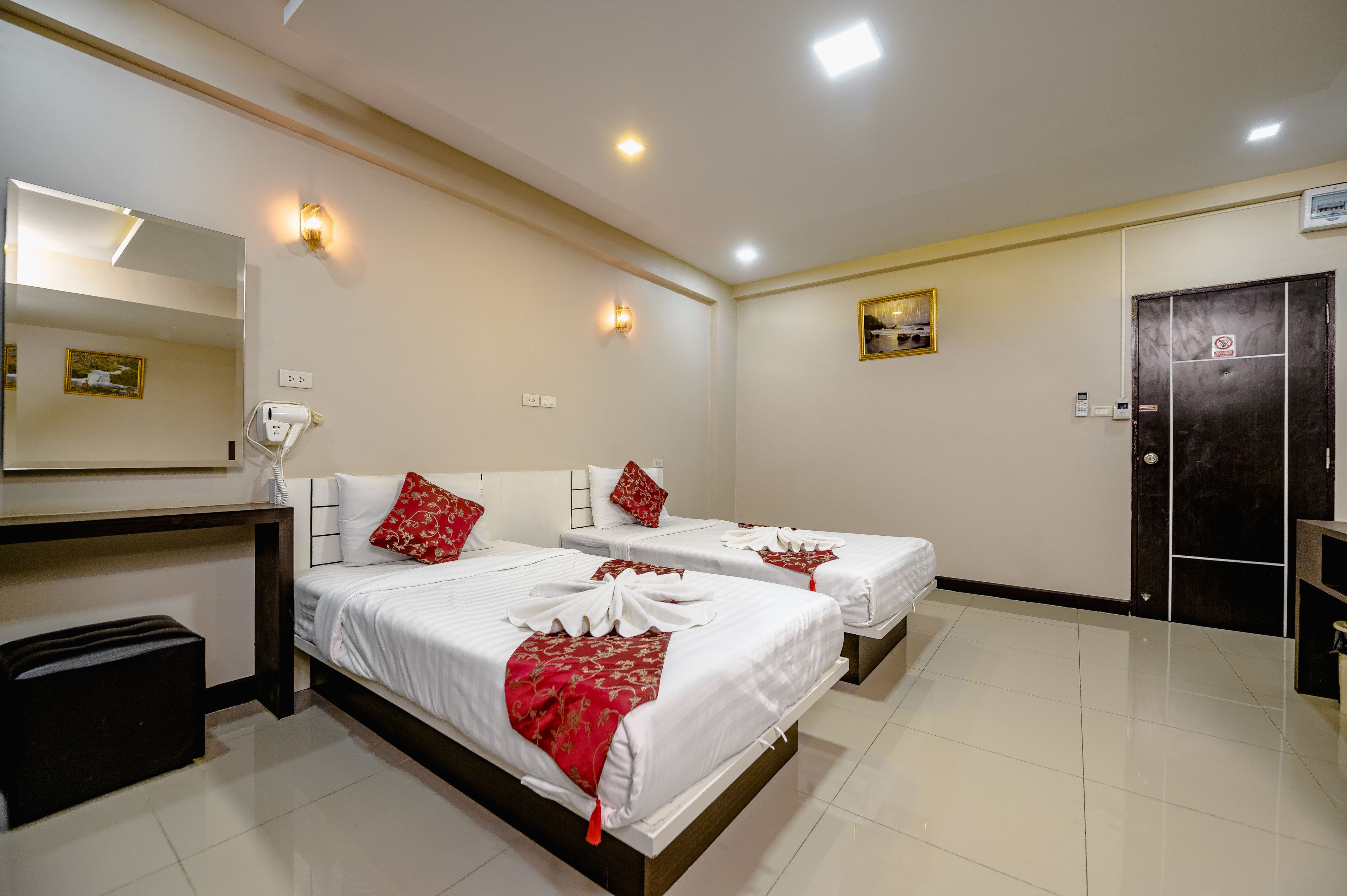 Standard Twin Room