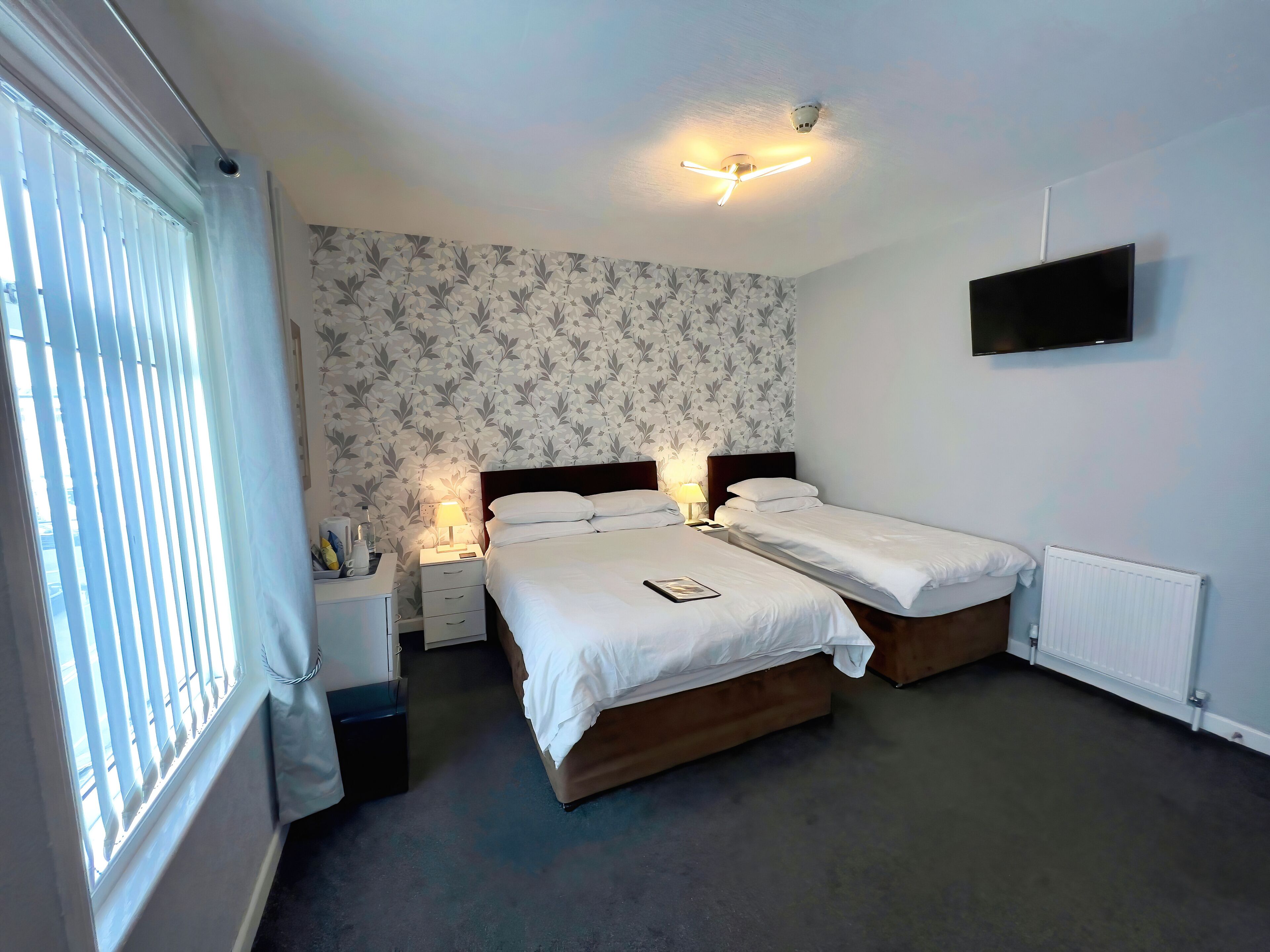 Family Room, Ensuite (Family Suite 9)