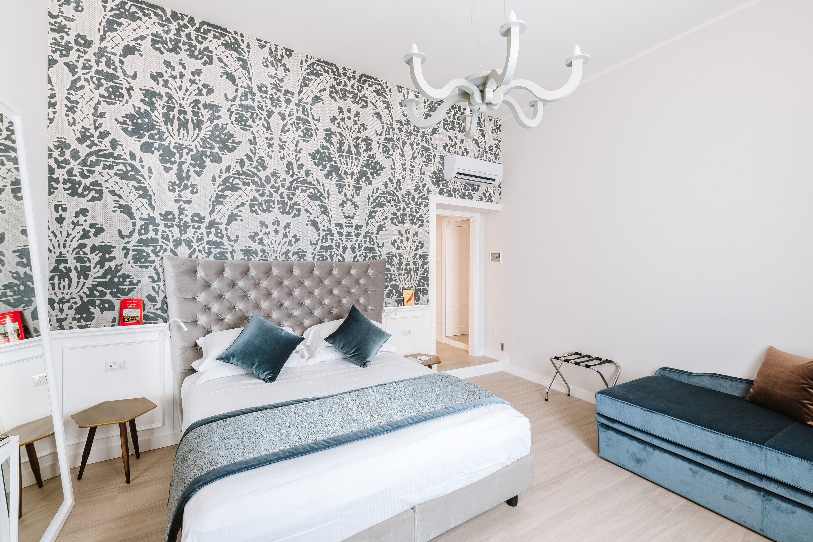 Deluxe Triple Room with Jacuzzi and Shower