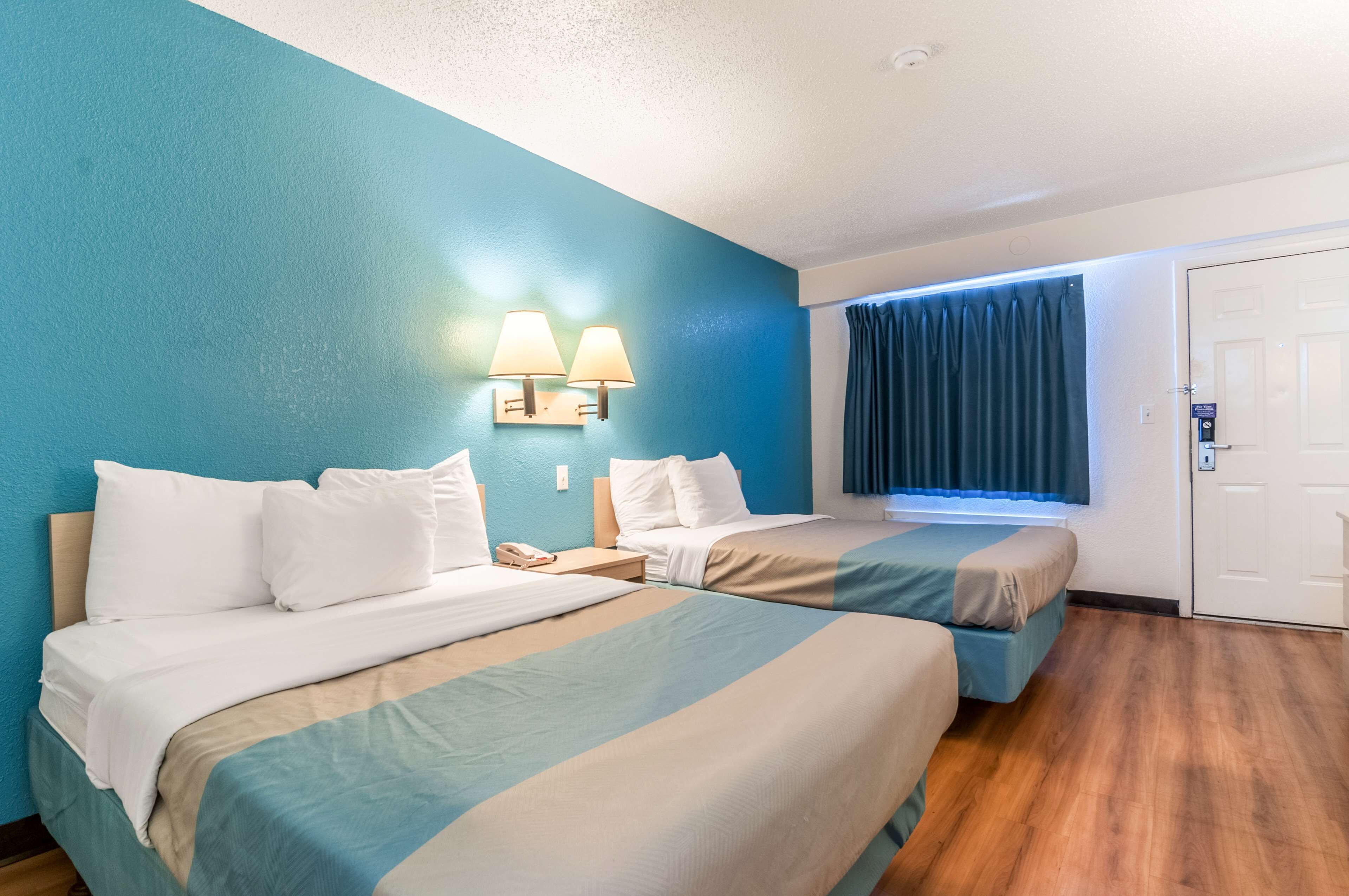 Standard Room, 2 Double Beds, Non Smoking