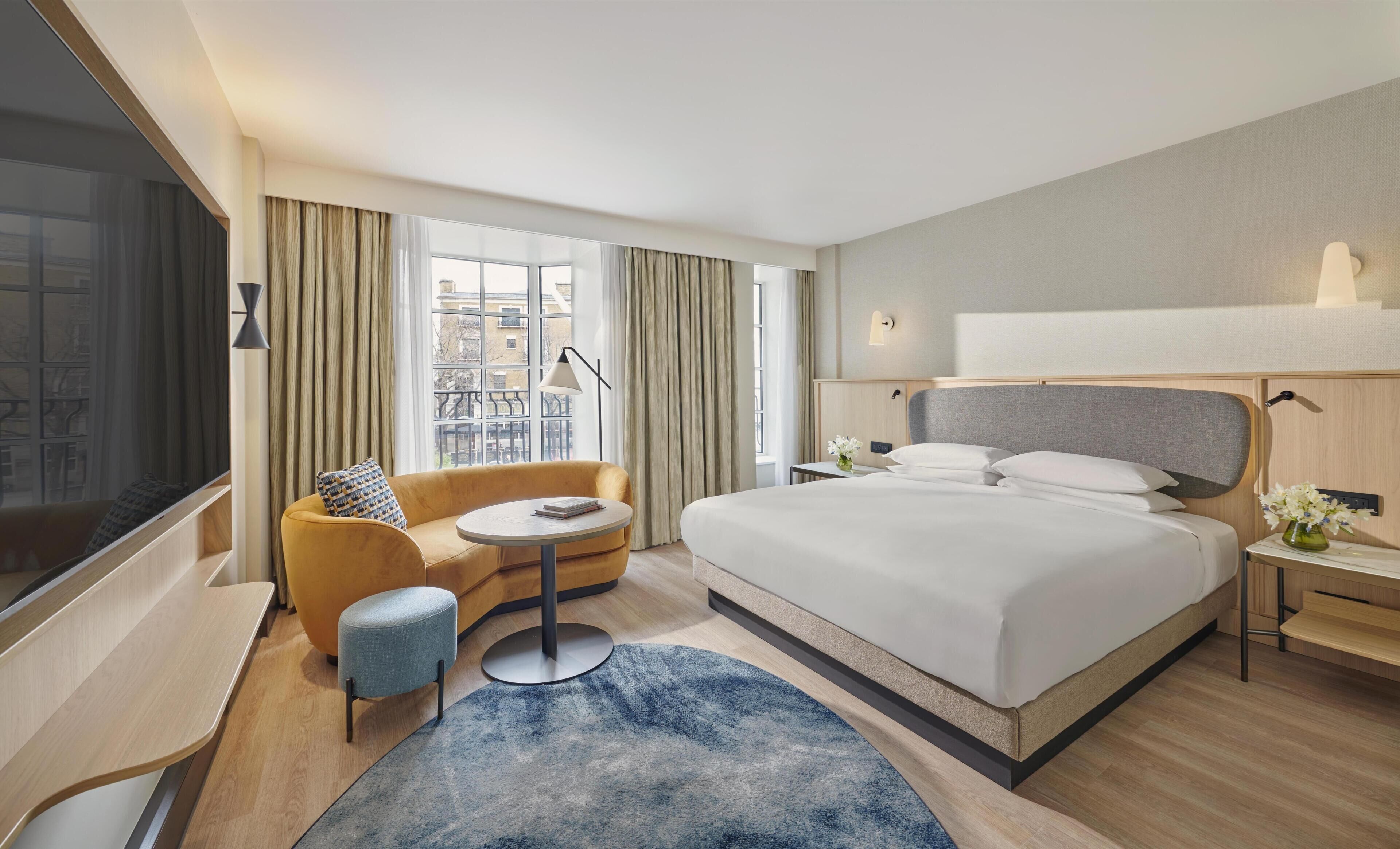 Room, 1 King Bed (High Street View)