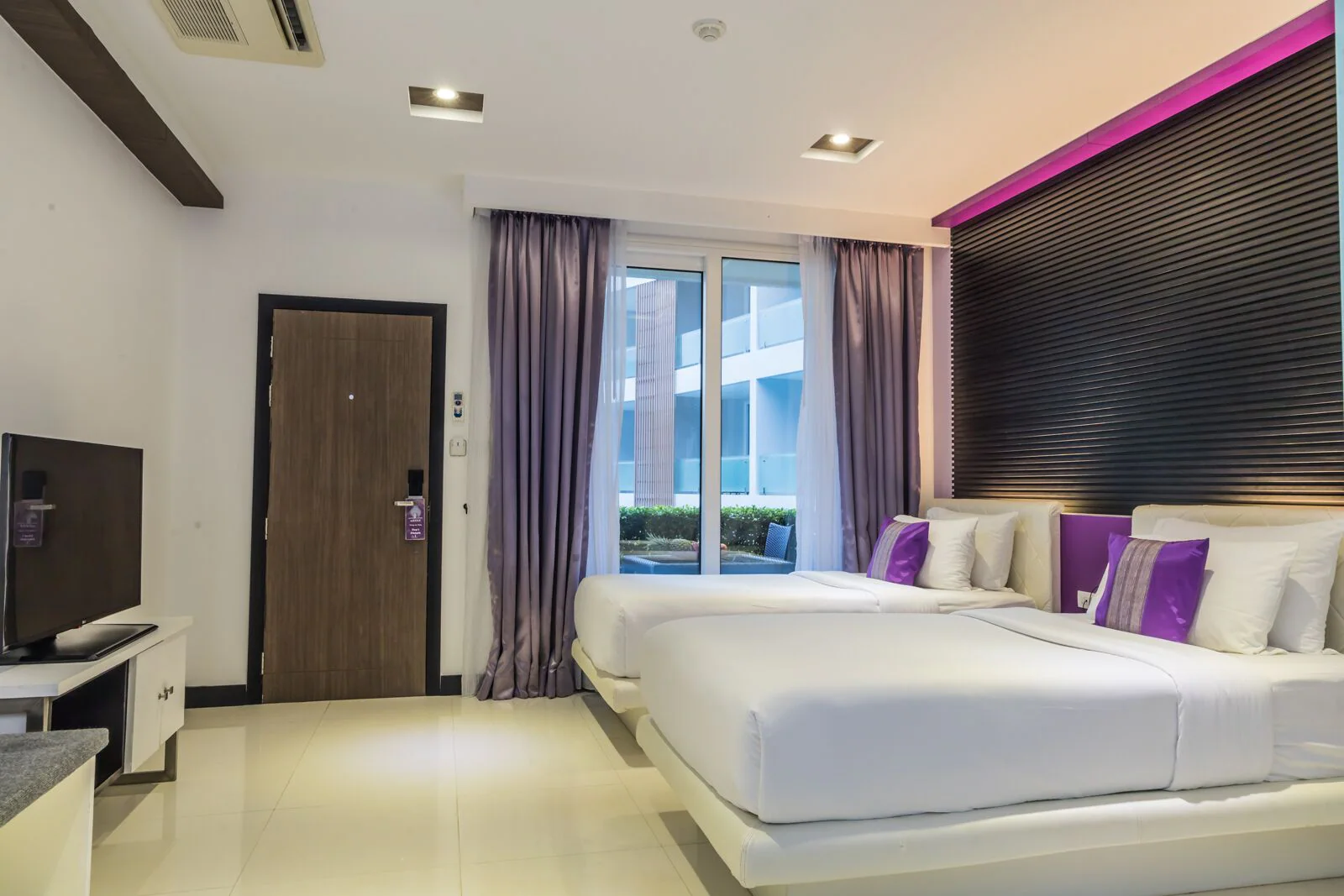Deluxe Room, 2 Twin Beds, Balcony