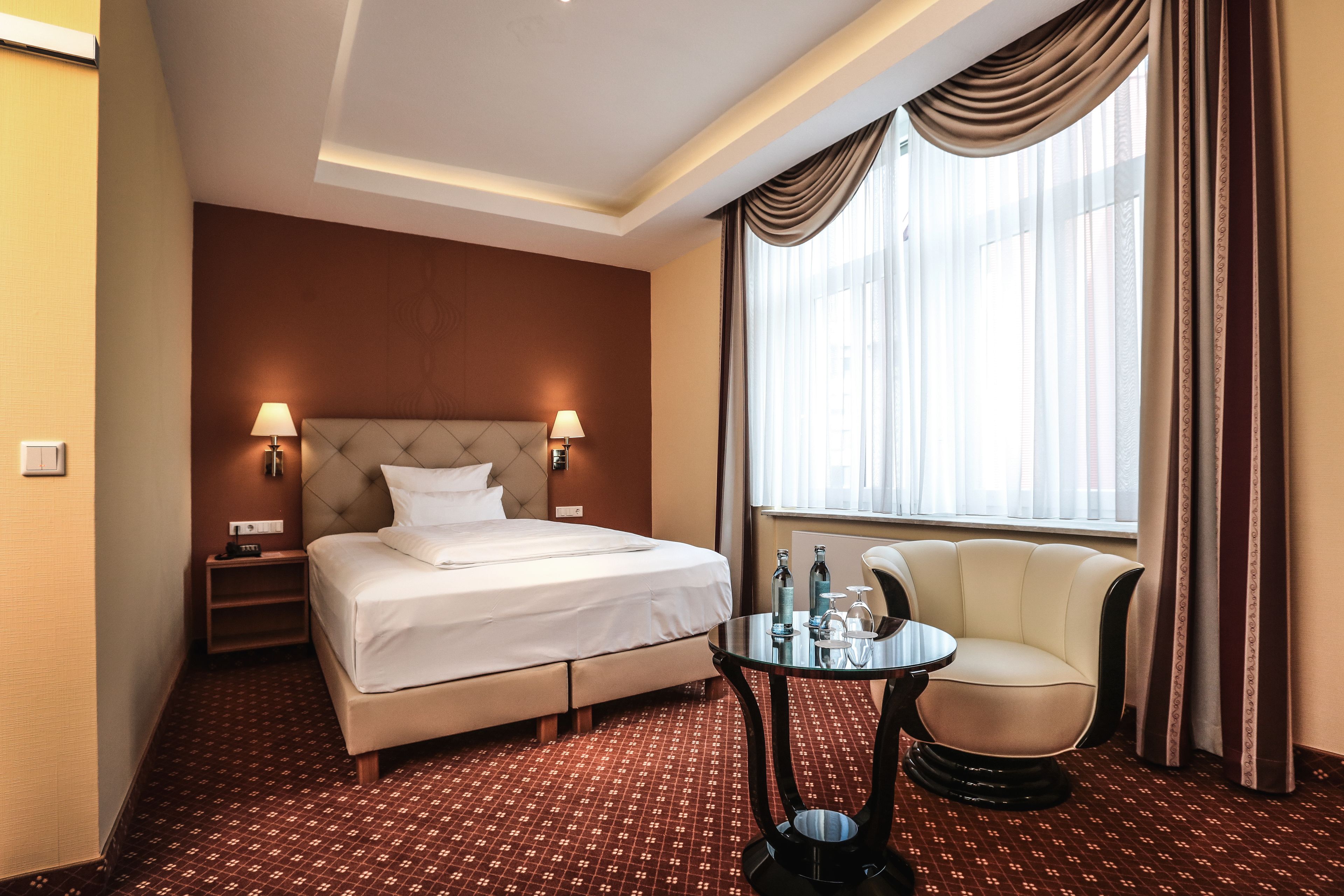 Comfort Single Room, 1 Queen Bed
