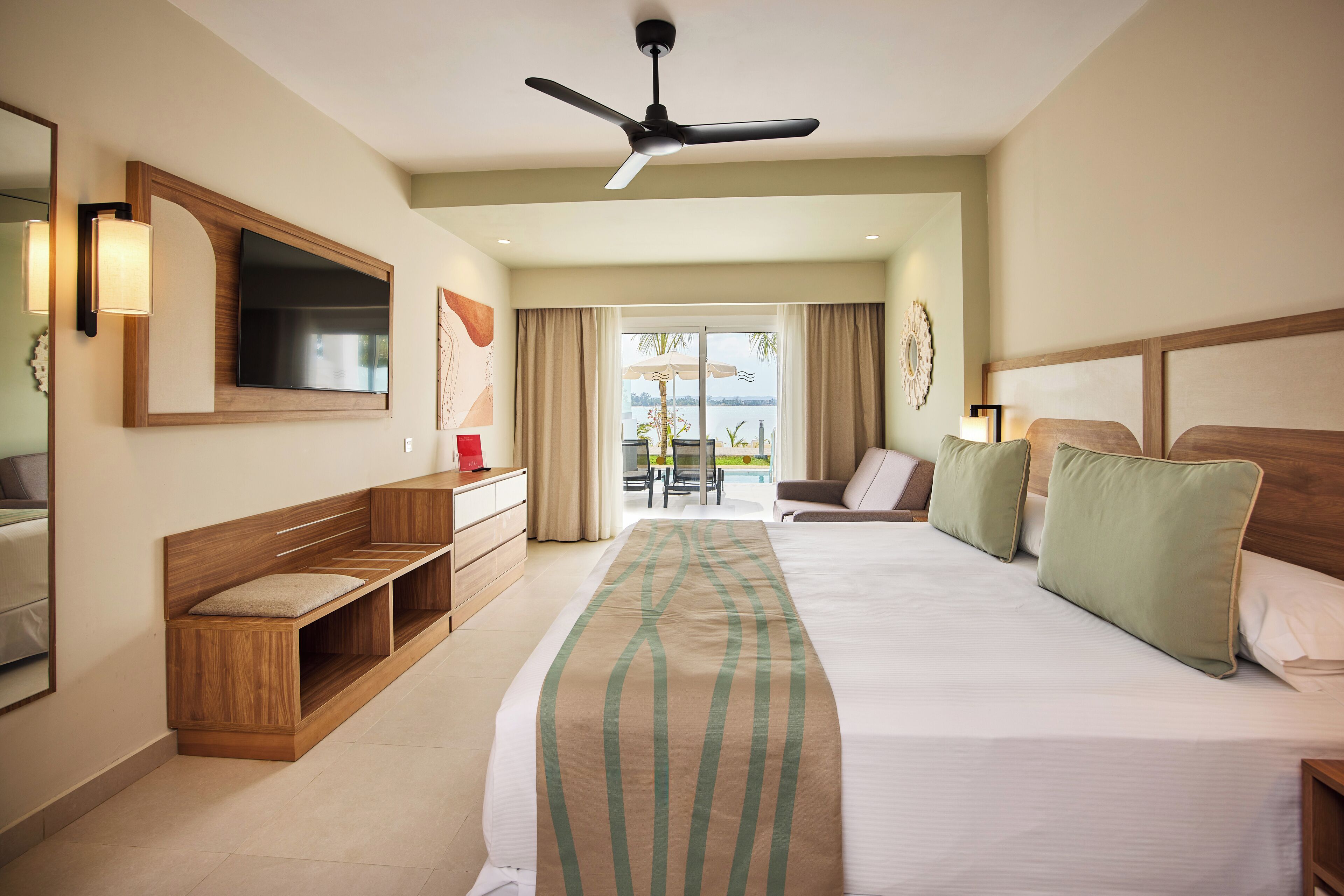 Double Room, Oceanfront (C)
