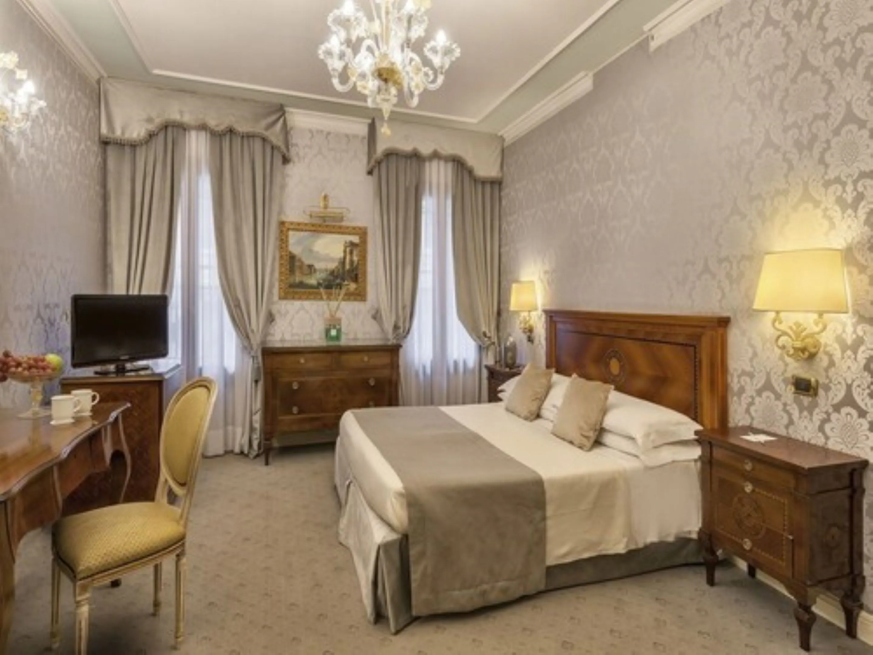 Superior Double or Twin Room, Canal View