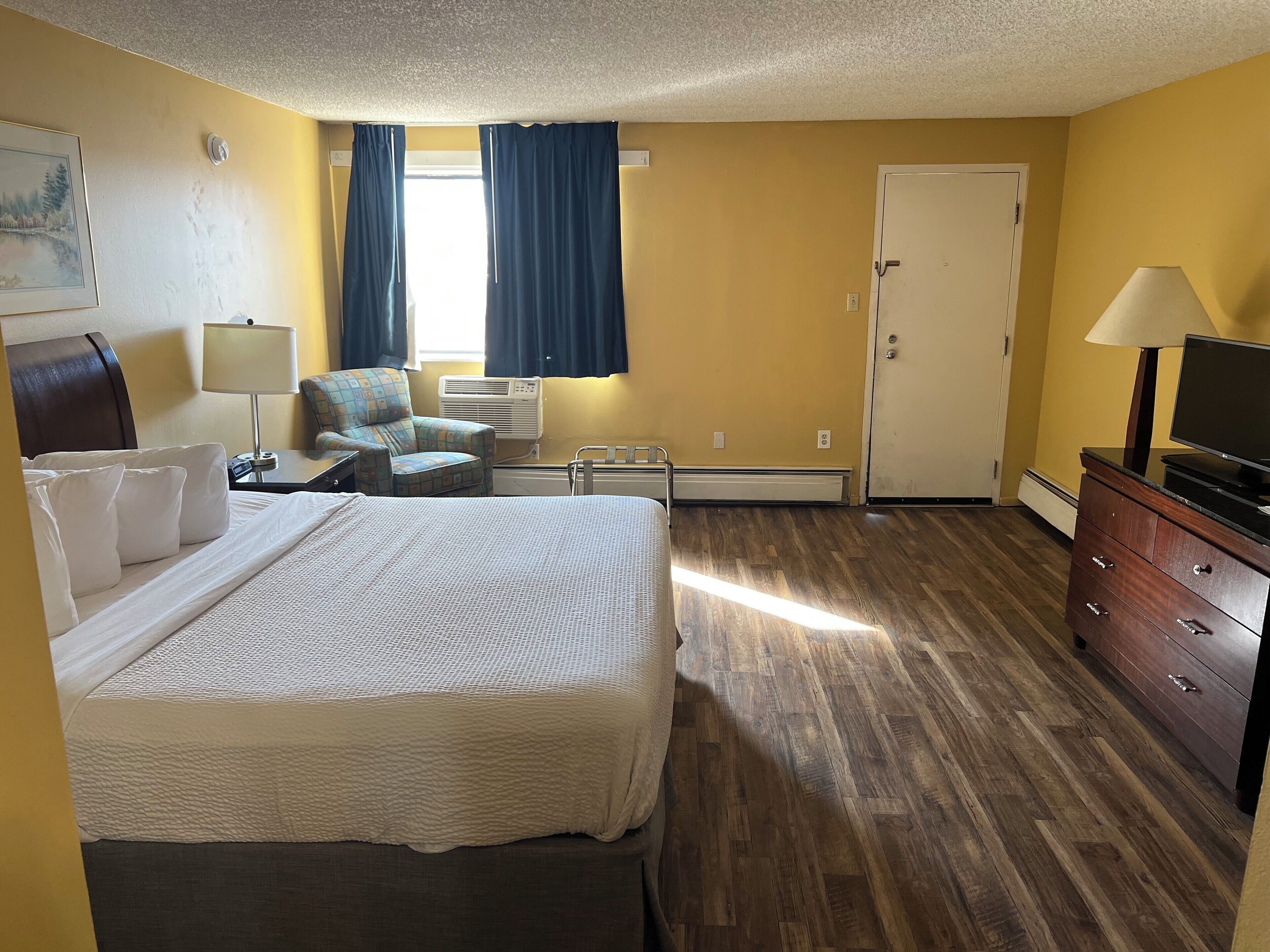 Standard Room, 1 King Bed, Kitchenette