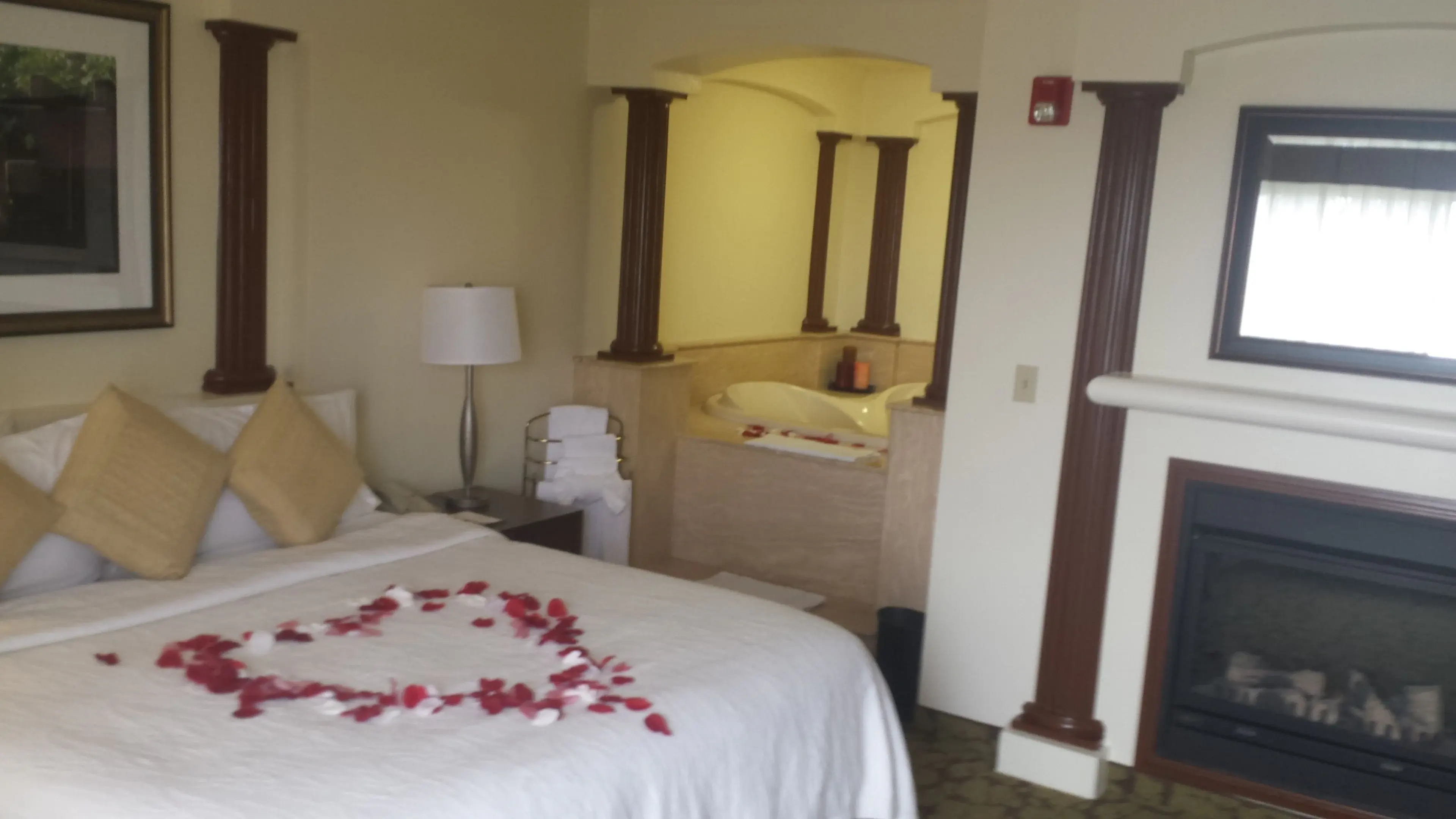 Suite, 1 King Bed, Jetted Tub Suite, 1 King Bed, Jetted Tub